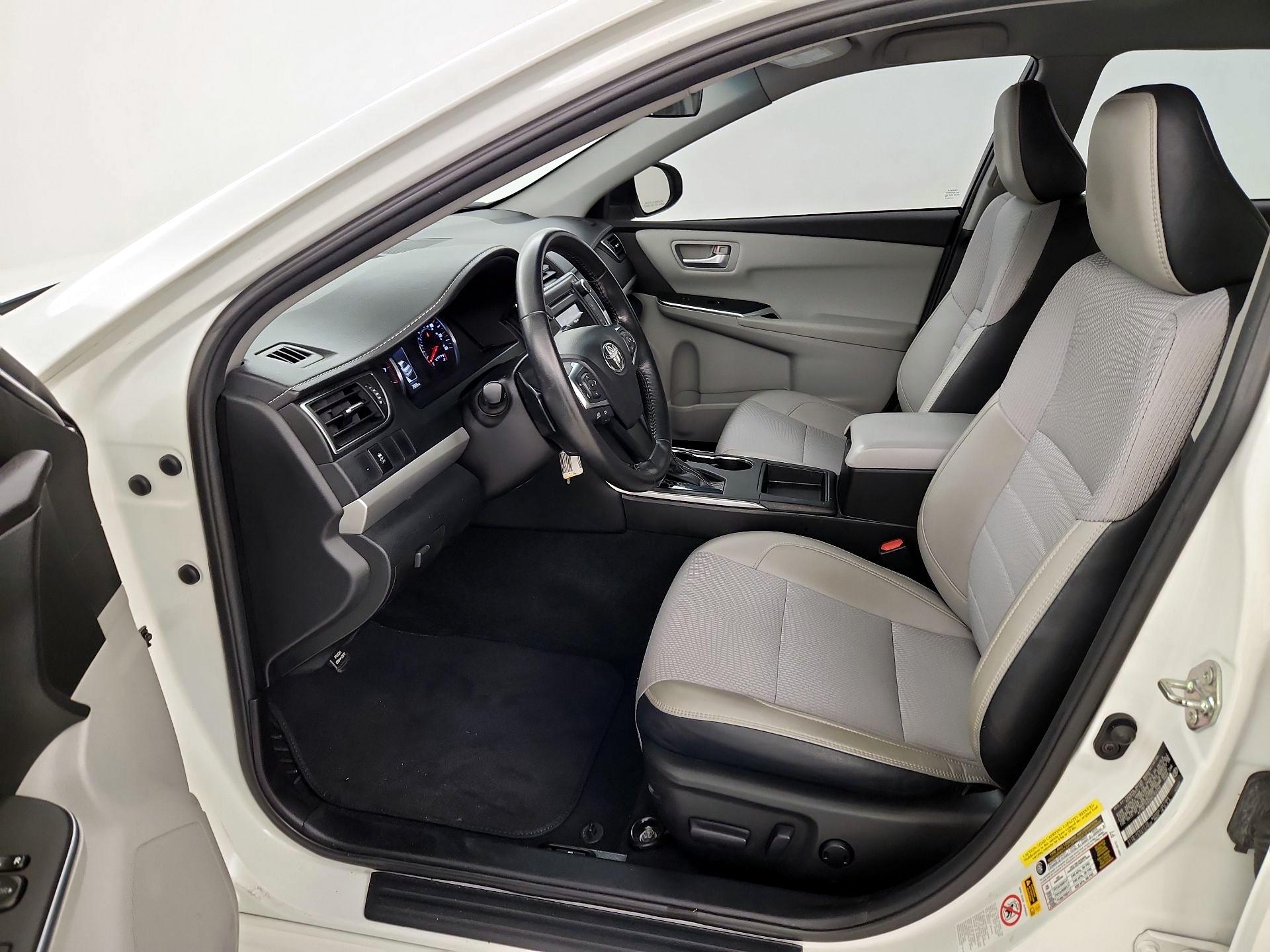 Thumbnail: 2016 Toyota Camry - 11