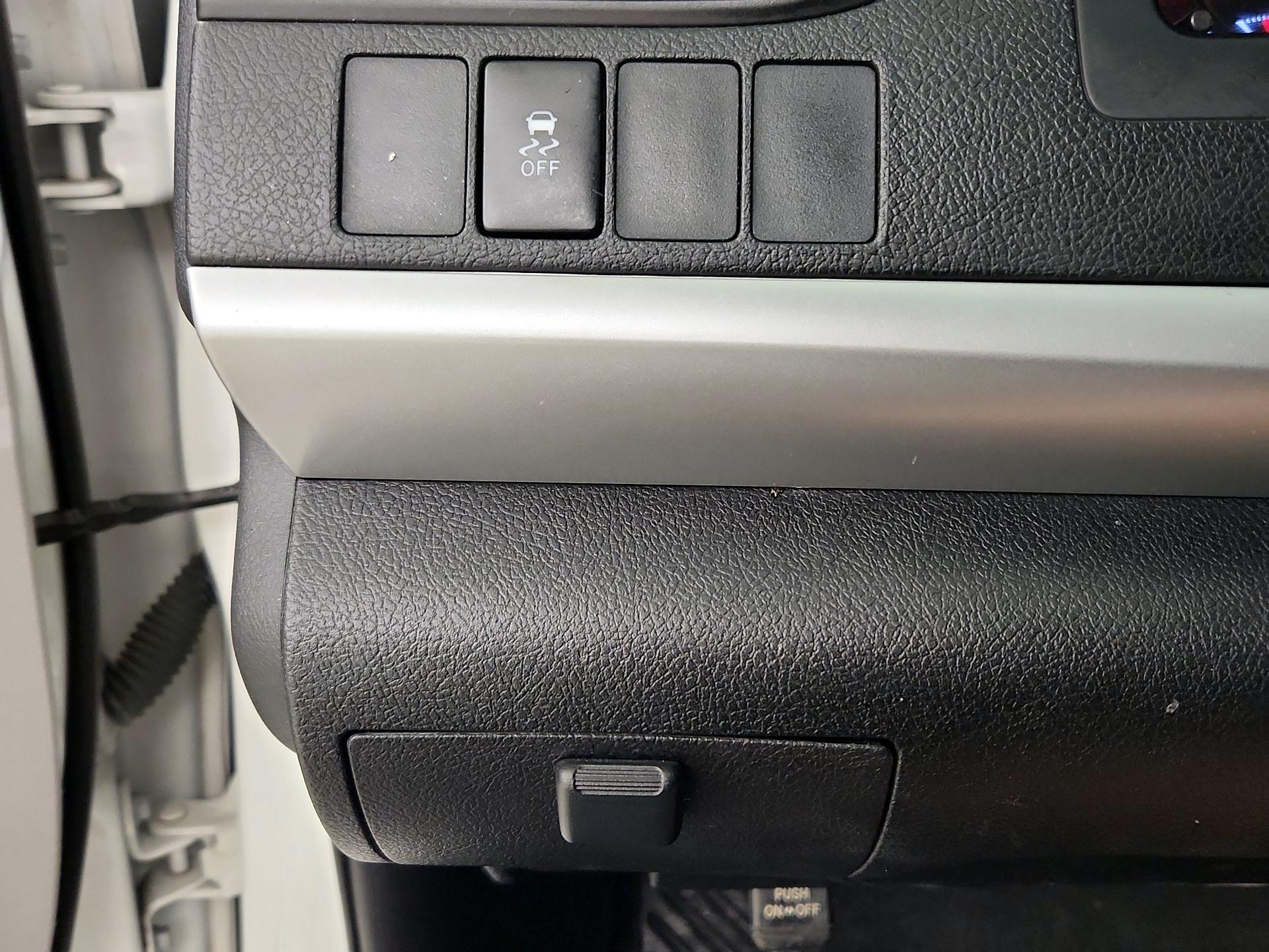 Thumbnail: 2016 Toyota Camry - 13