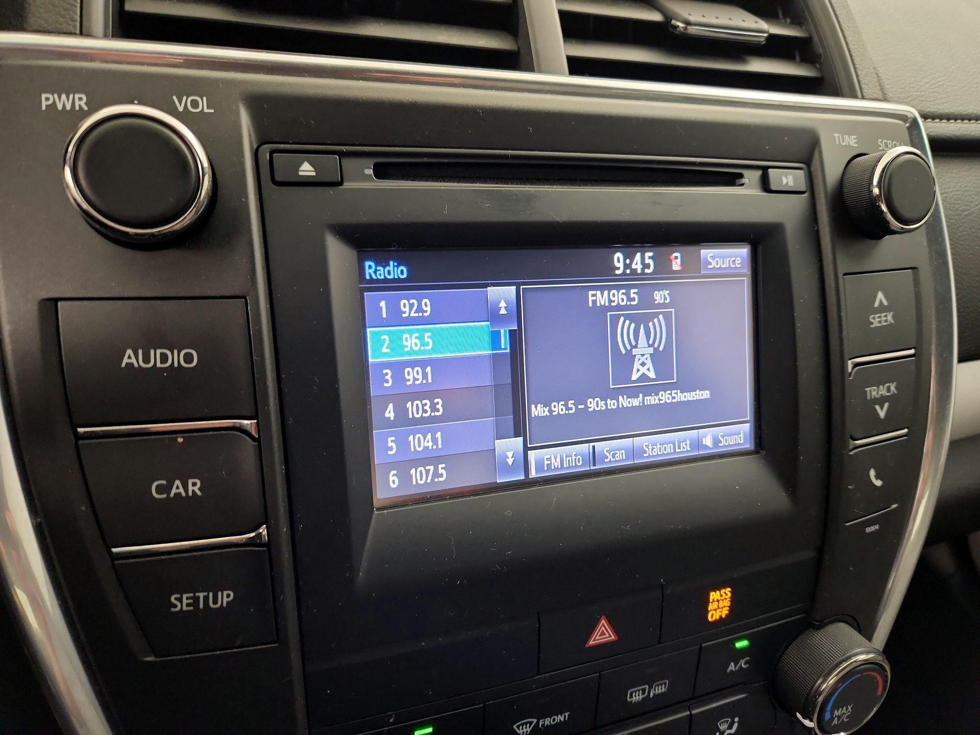 Thumbnail: 2016 Toyota Camry - 15