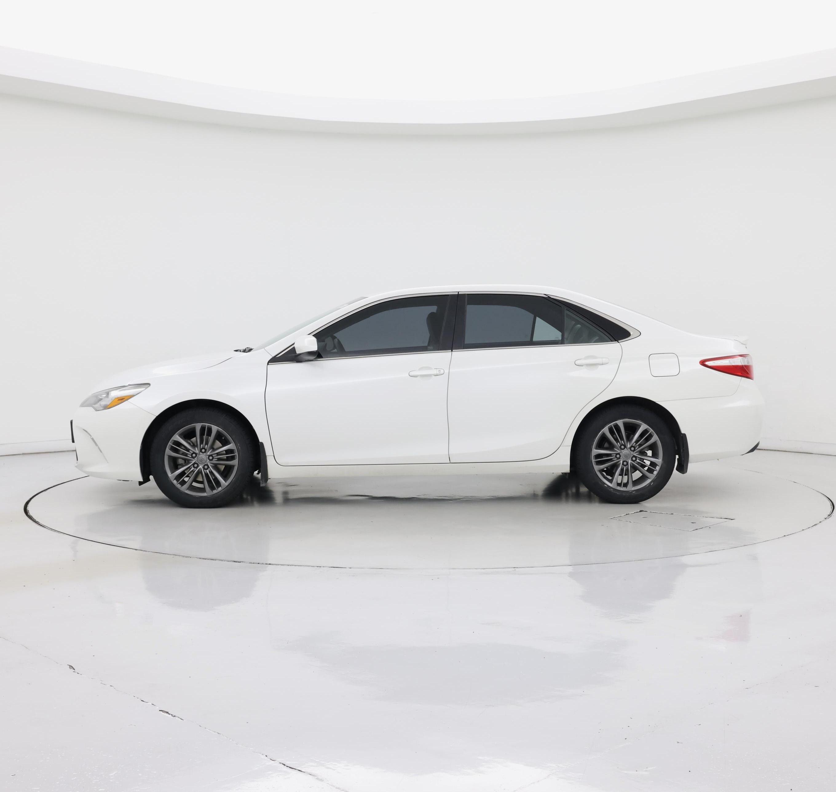 Thumbnail: 2016 Toyota Camry - 3