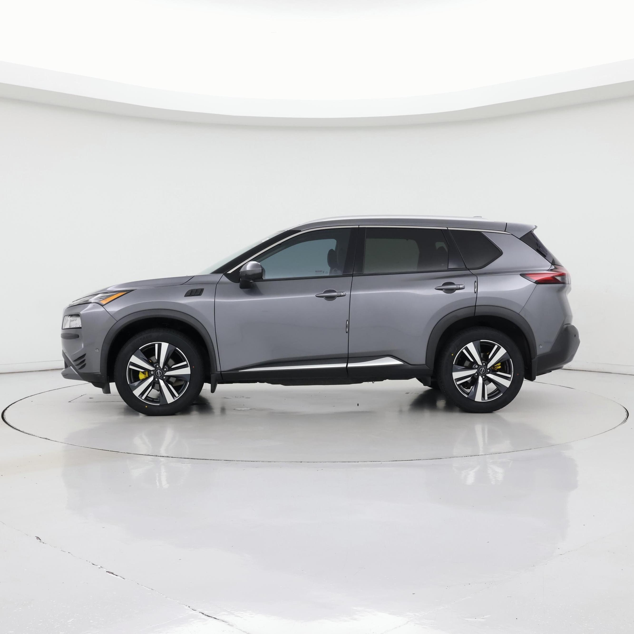 Thumbnail: 2022 Nissan Rogue - 3