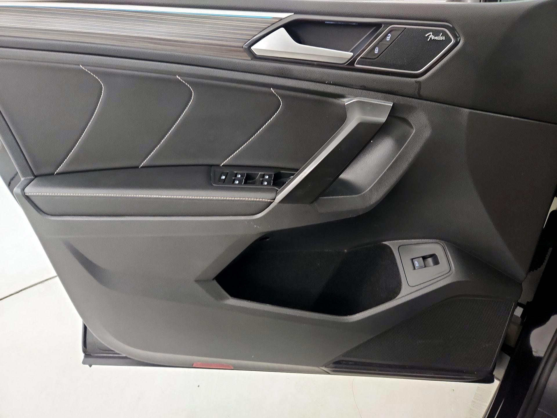 Thumbnail: 2022 Volkswagen Tiguan - 12