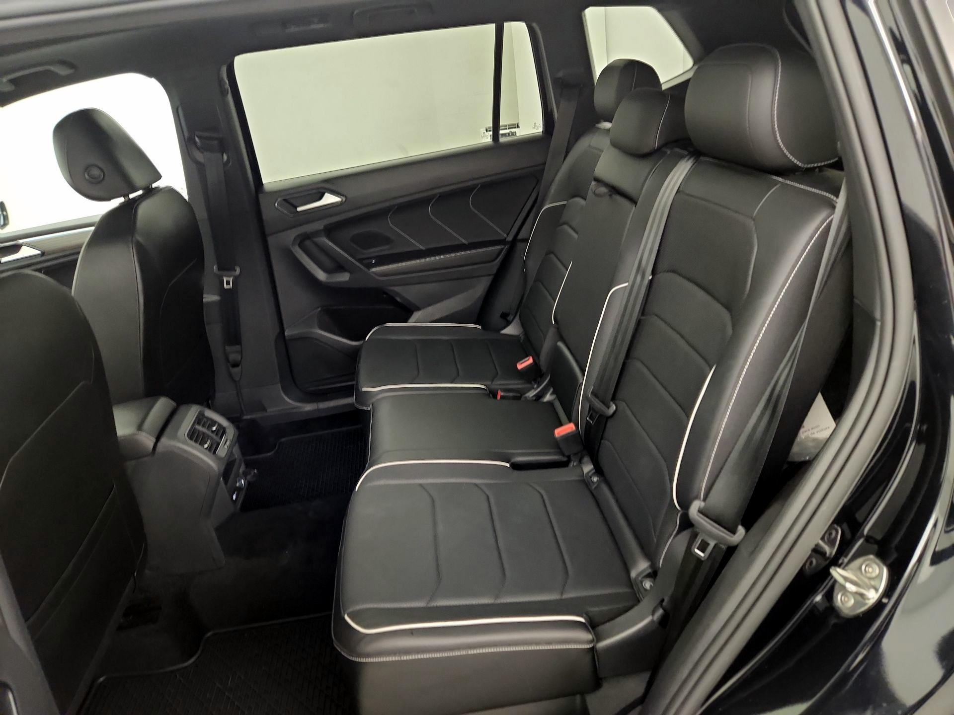 Thumbnail: 2022 Volkswagen Tiguan - 20