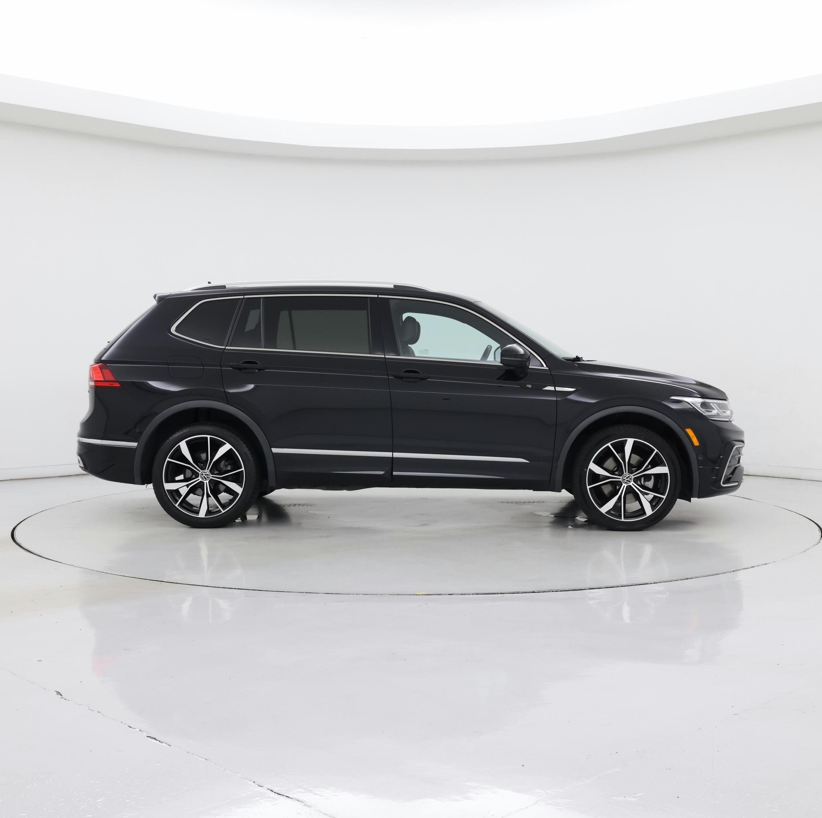 Thumbnail: 2022 Volkswagen Tiguan - 7
