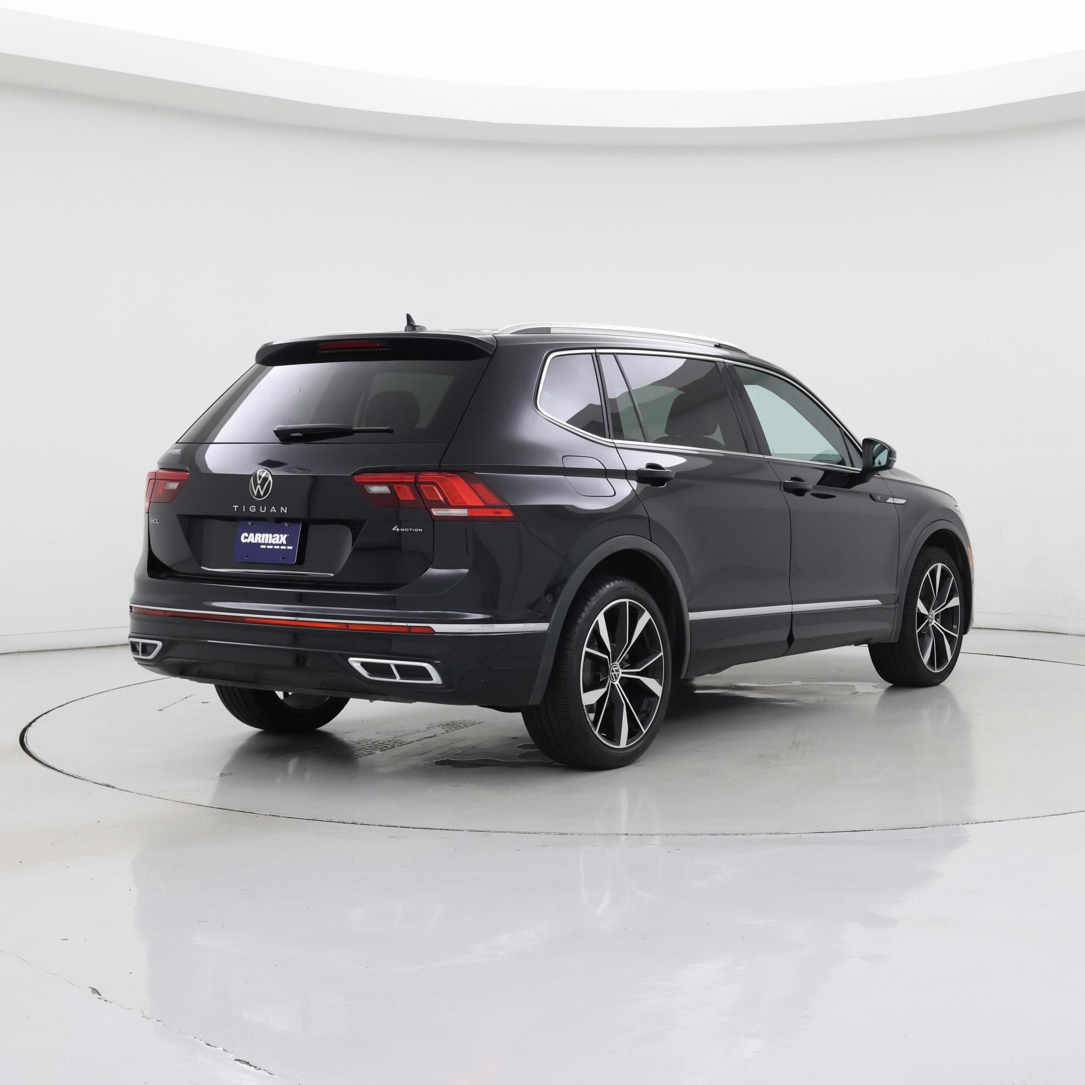 Thumbnail: 2022 Volkswagen Tiguan - 8