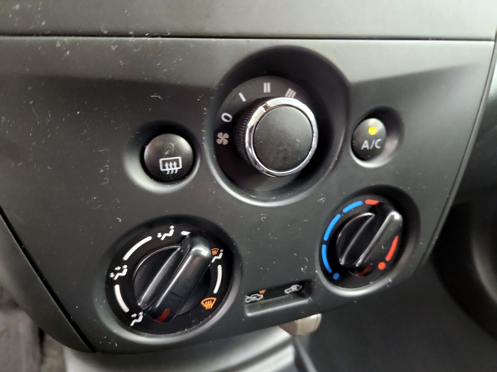 Thumbnail: 2016 Nissan Versa - 15