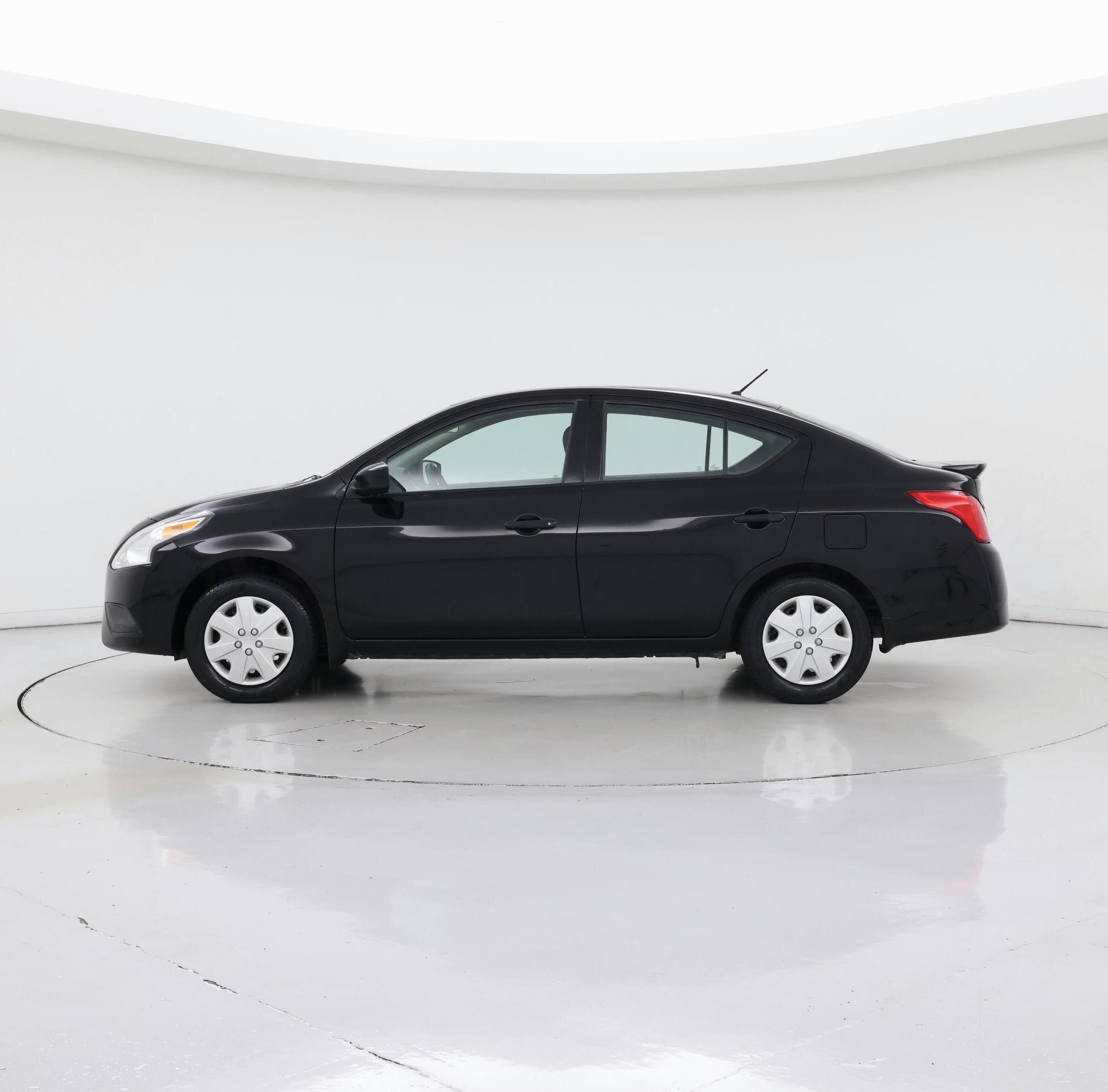 Thumbnail: 2016 Nissan Versa - 3