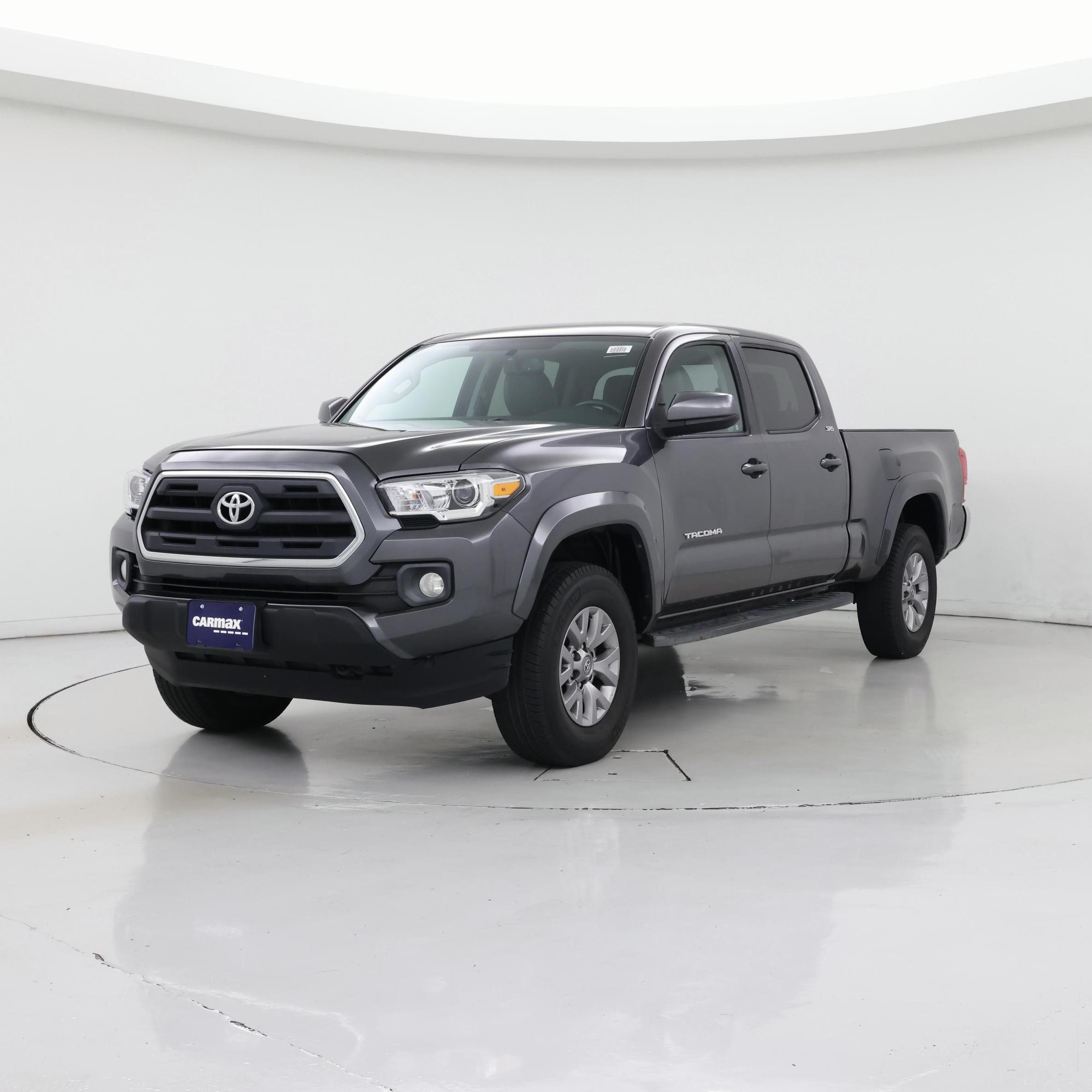 Thumbnail: 2017 Toyota Tacoma - 4