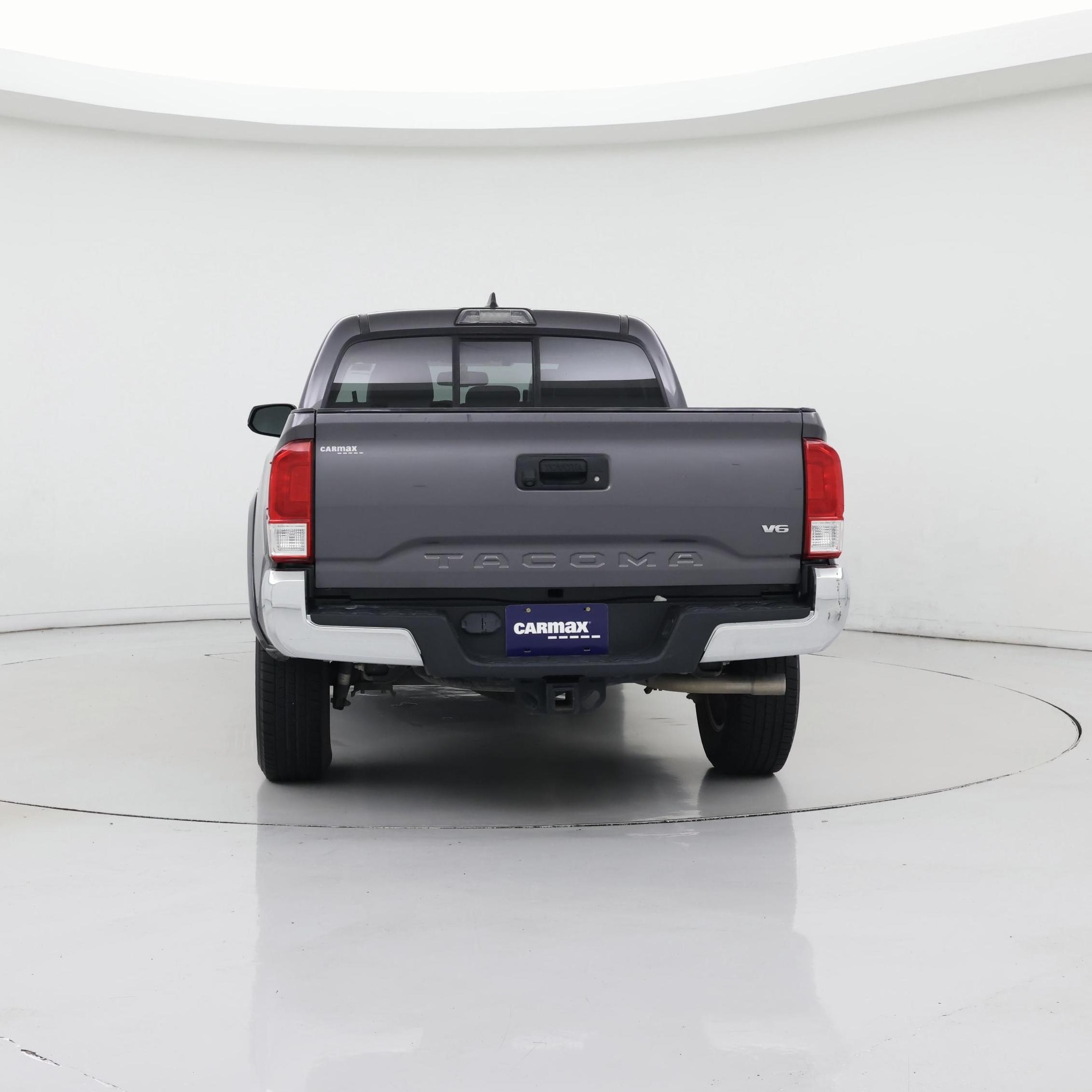 Thumbnail: 2017 Toyota Tacoma - 6