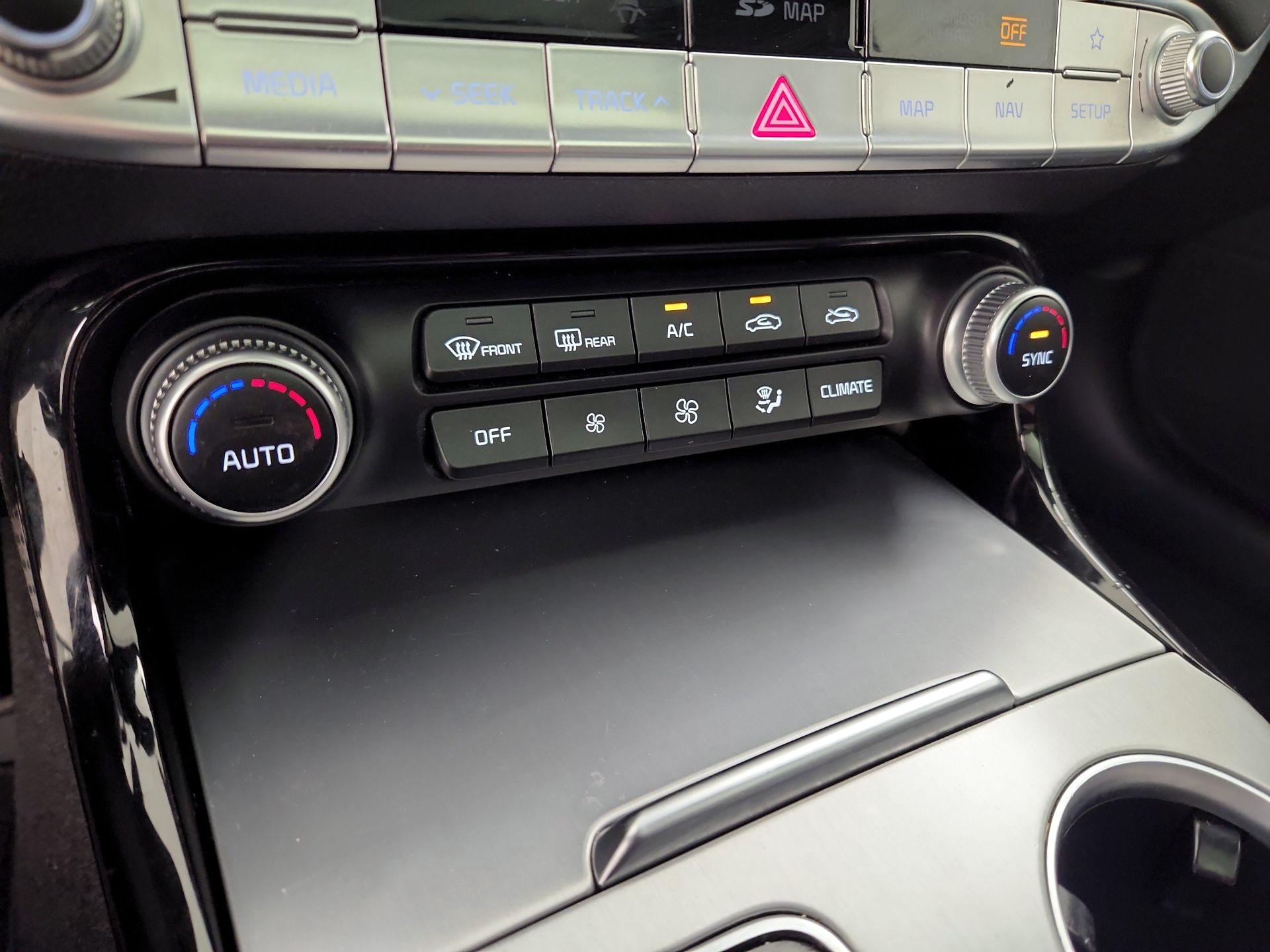 Thumbnail: 2019 Kia Stinger - 17