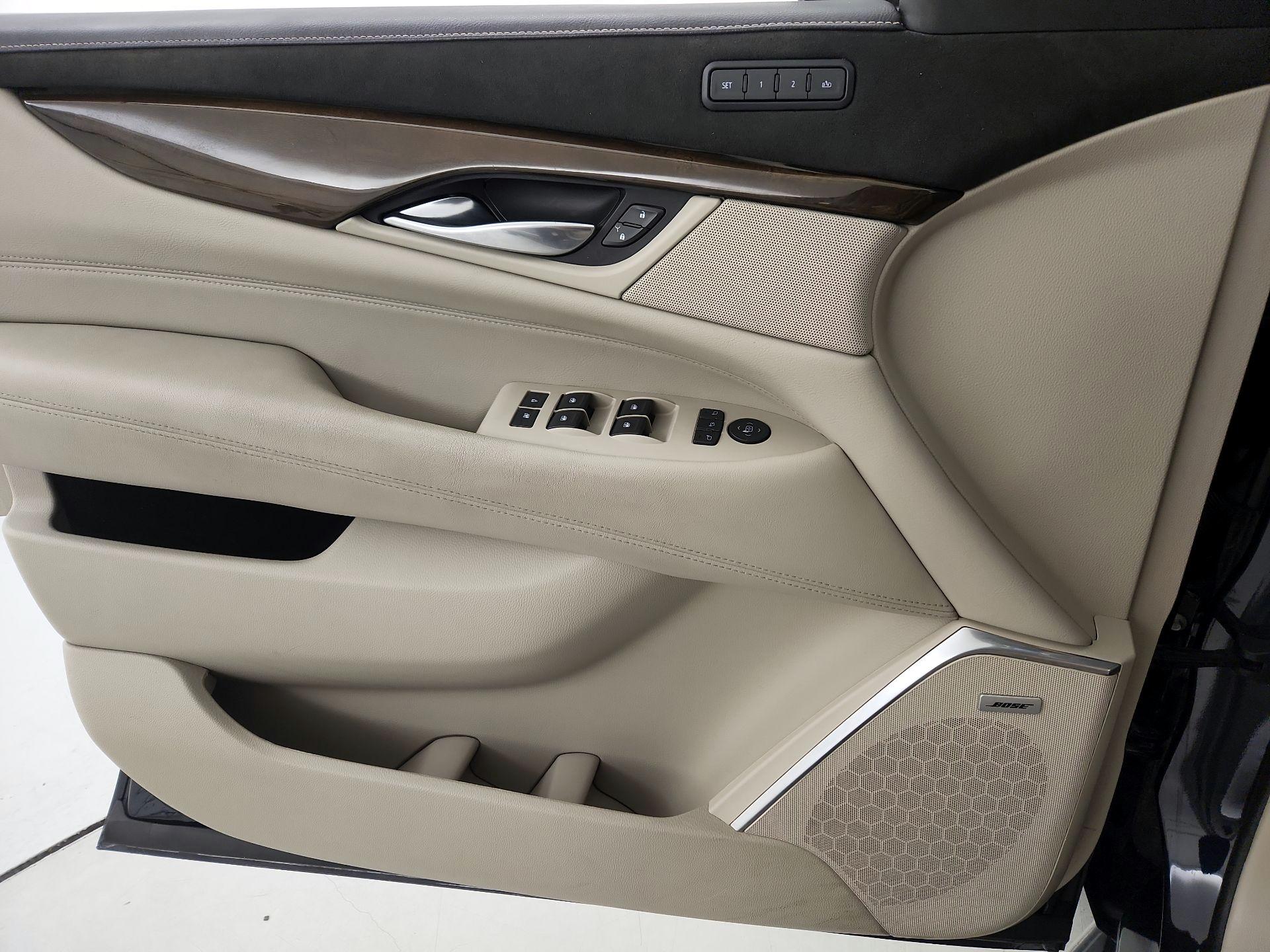 Thumbnail: 2019 Cadillac Escalade - 12