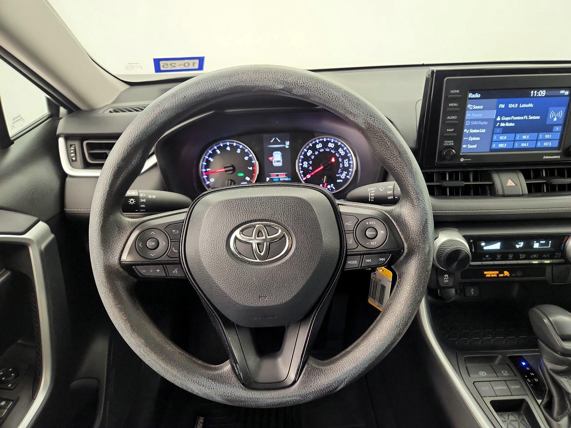 Thumbnail: 2021 Toyota RAV4 - 10