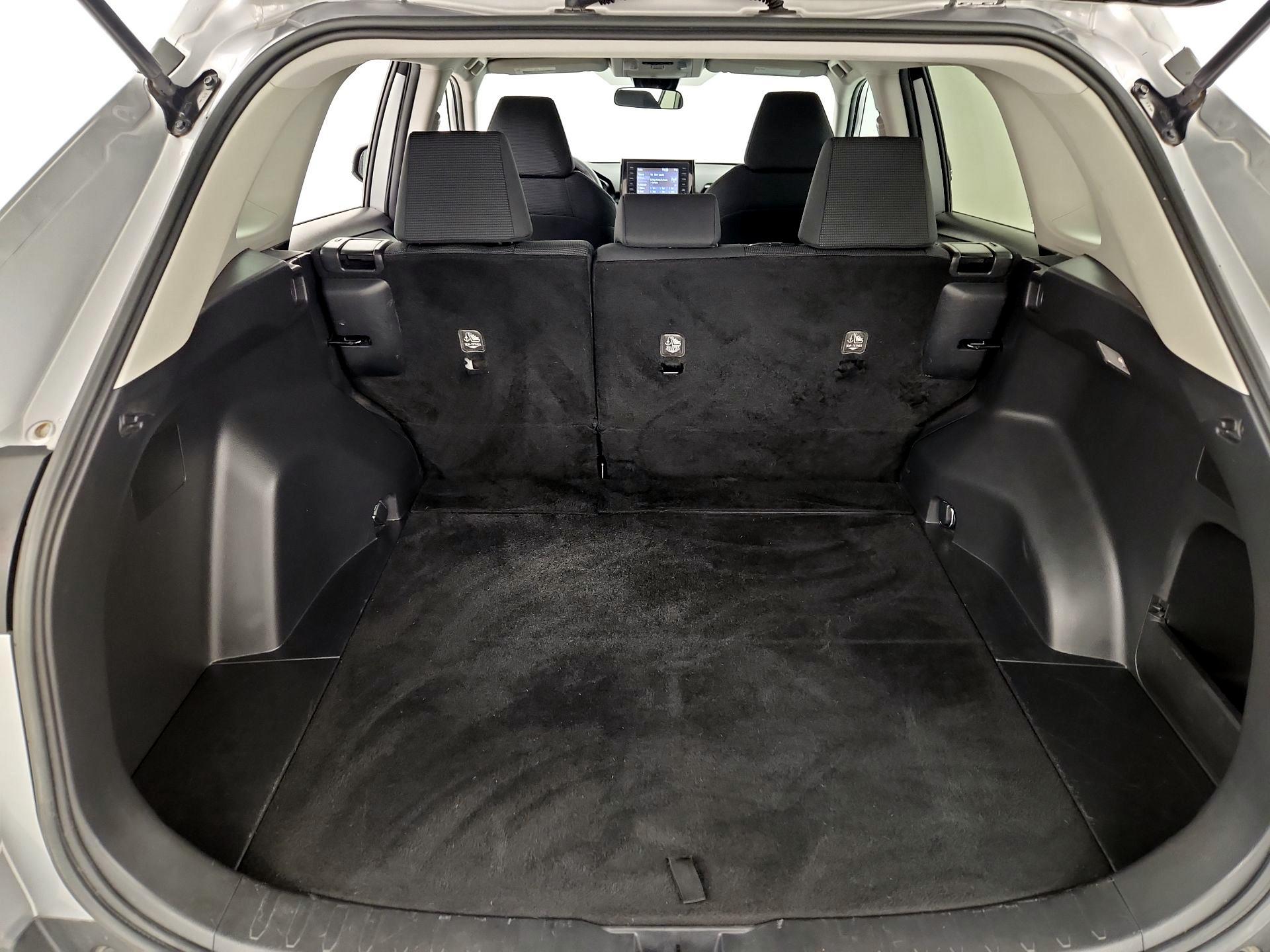 Thumbnail: 2021 Toyota RAV4 - 20