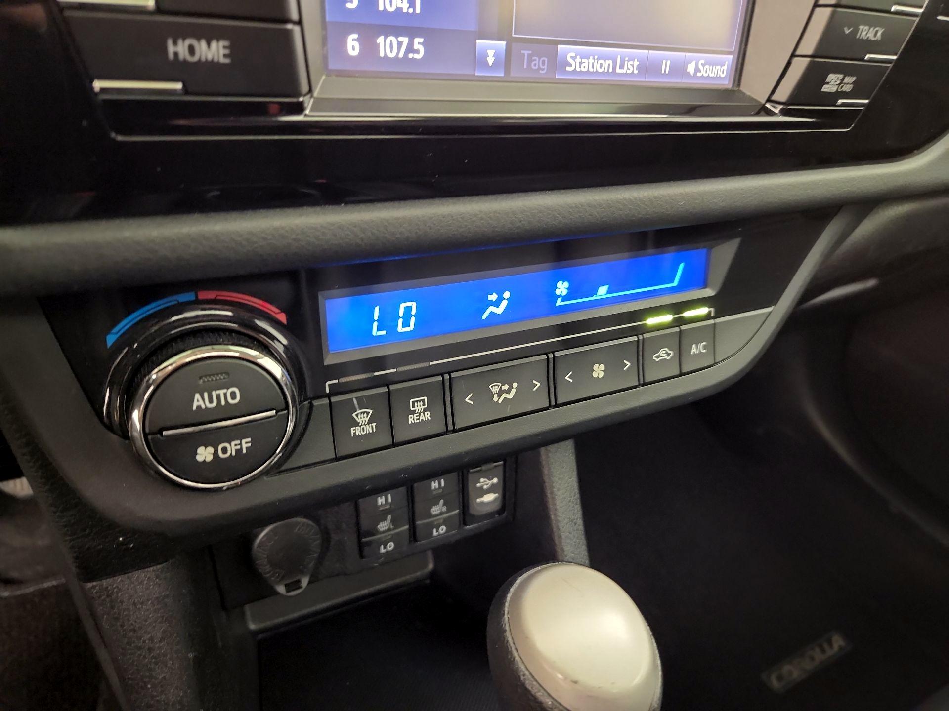 Thumbnail: 2016 Toyota Corolla - 16
