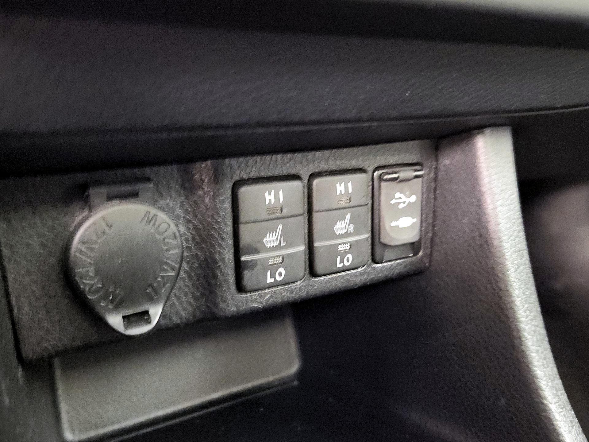Thumbnail: 2016 Toyota Corolla - 18