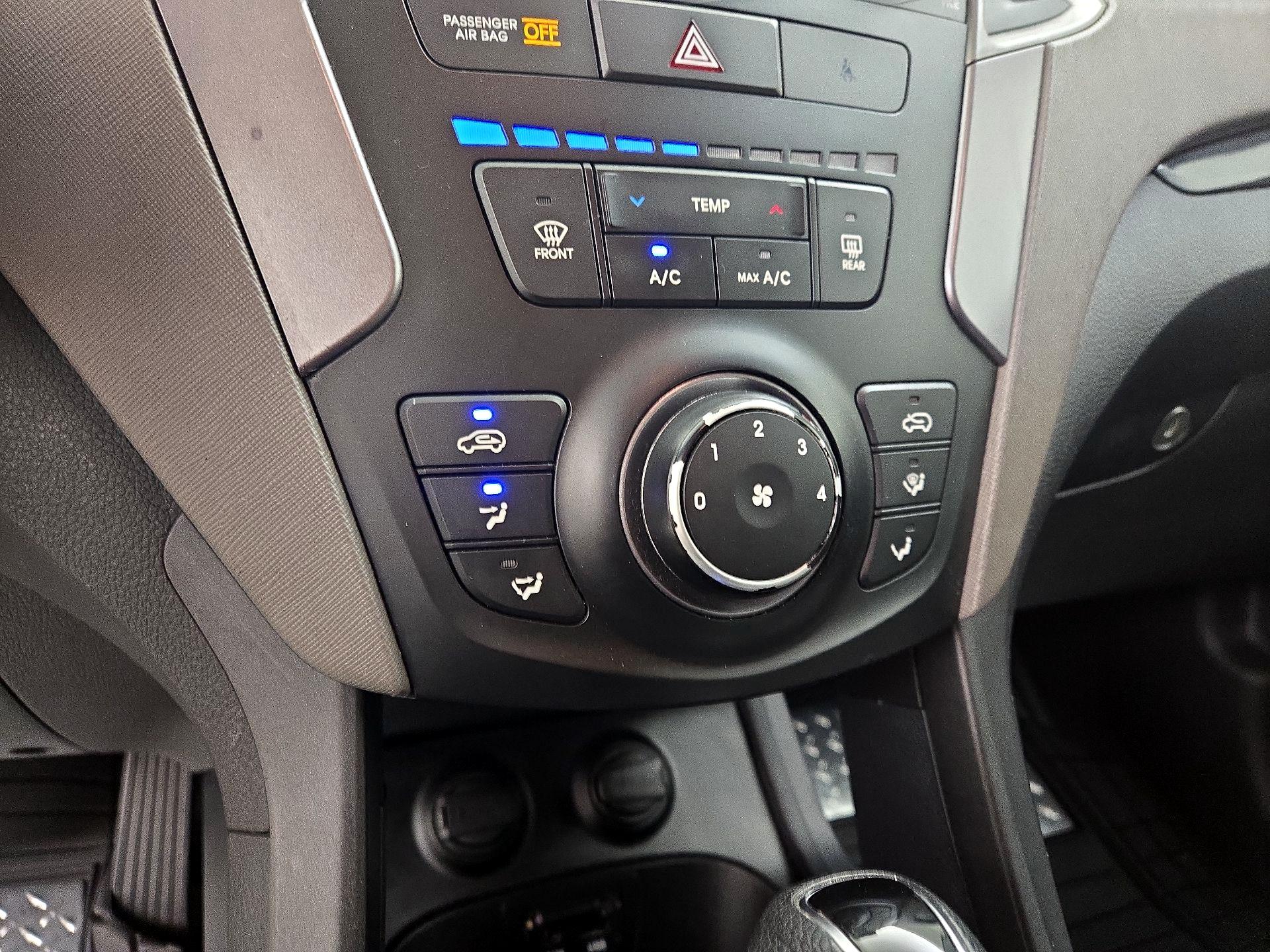 Thumbnail: 2015 Hyundai Santa Fe - 13