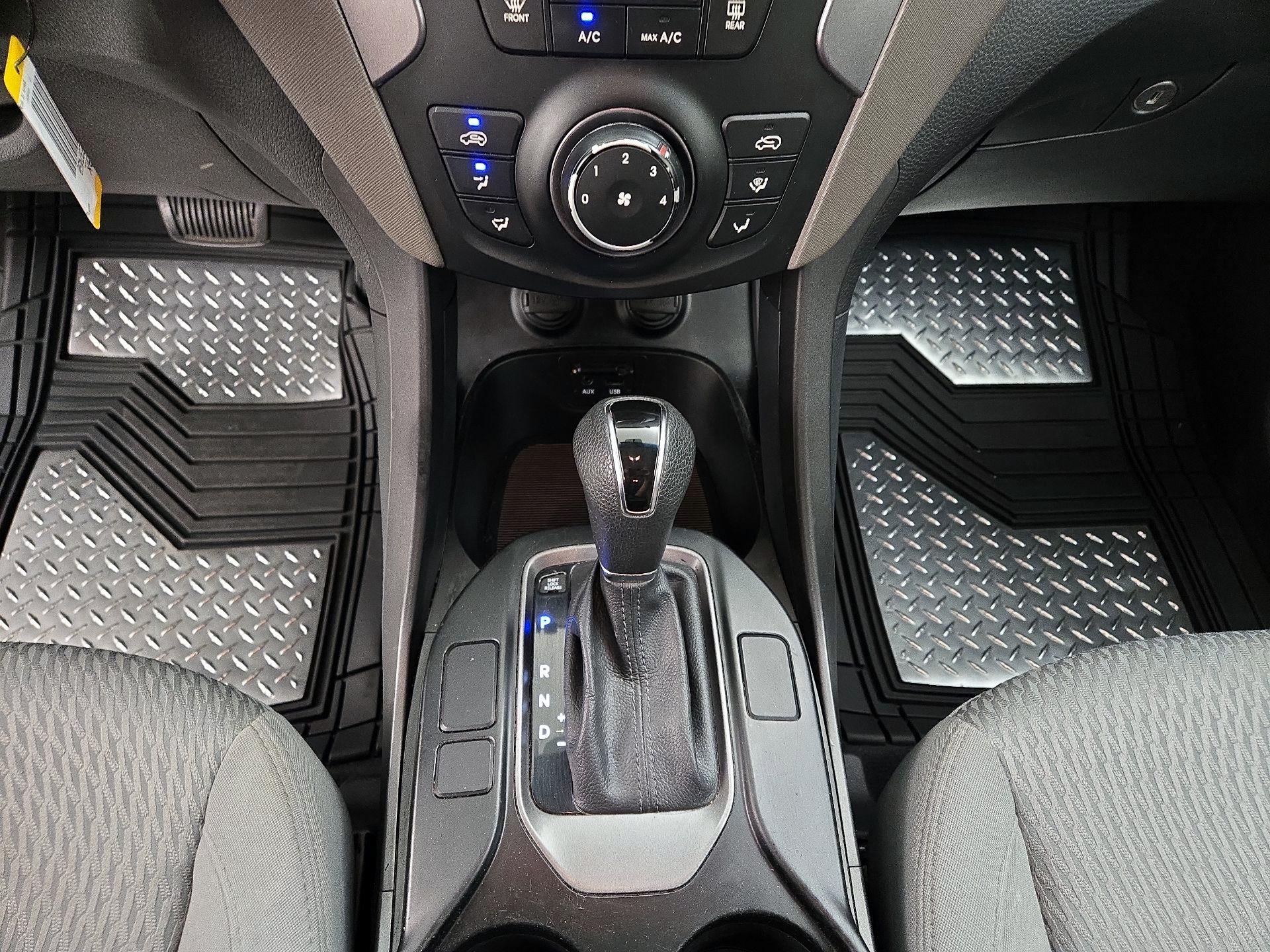 Thumbnail: 2015 Hyundai Santa Fe - 14