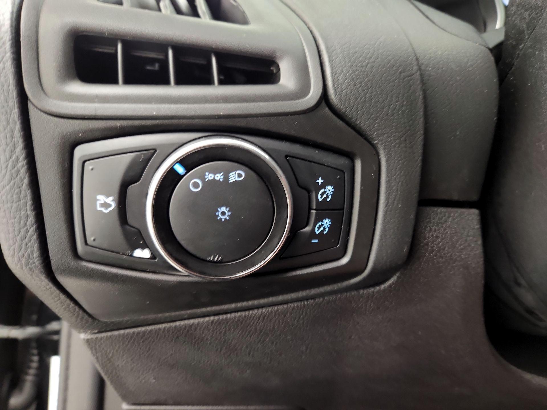 Thumbnail: 2014 Ford Focus - 13