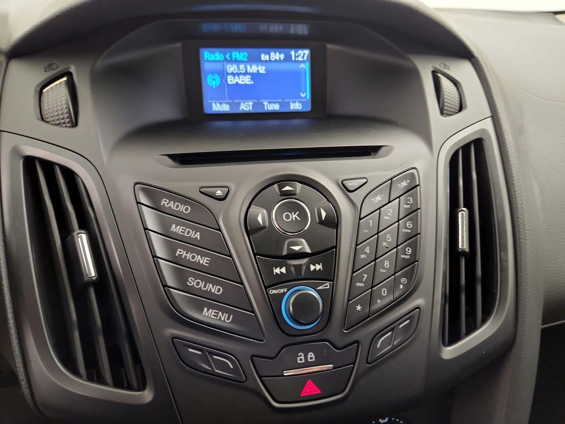 Thumbnail: 2014 Ford Focus - 14