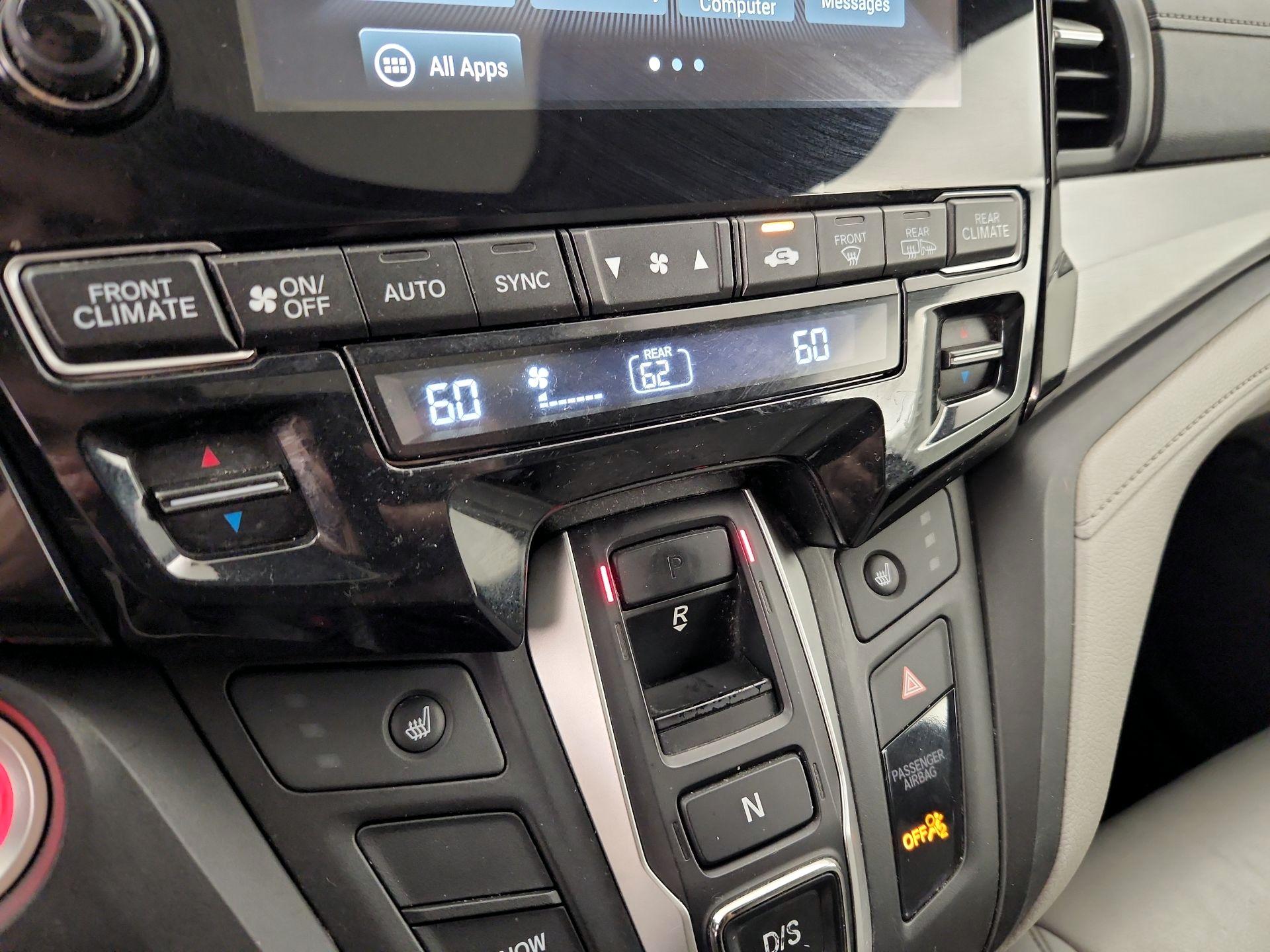 Thumbnail: 2019 Honda Odyssey - 16