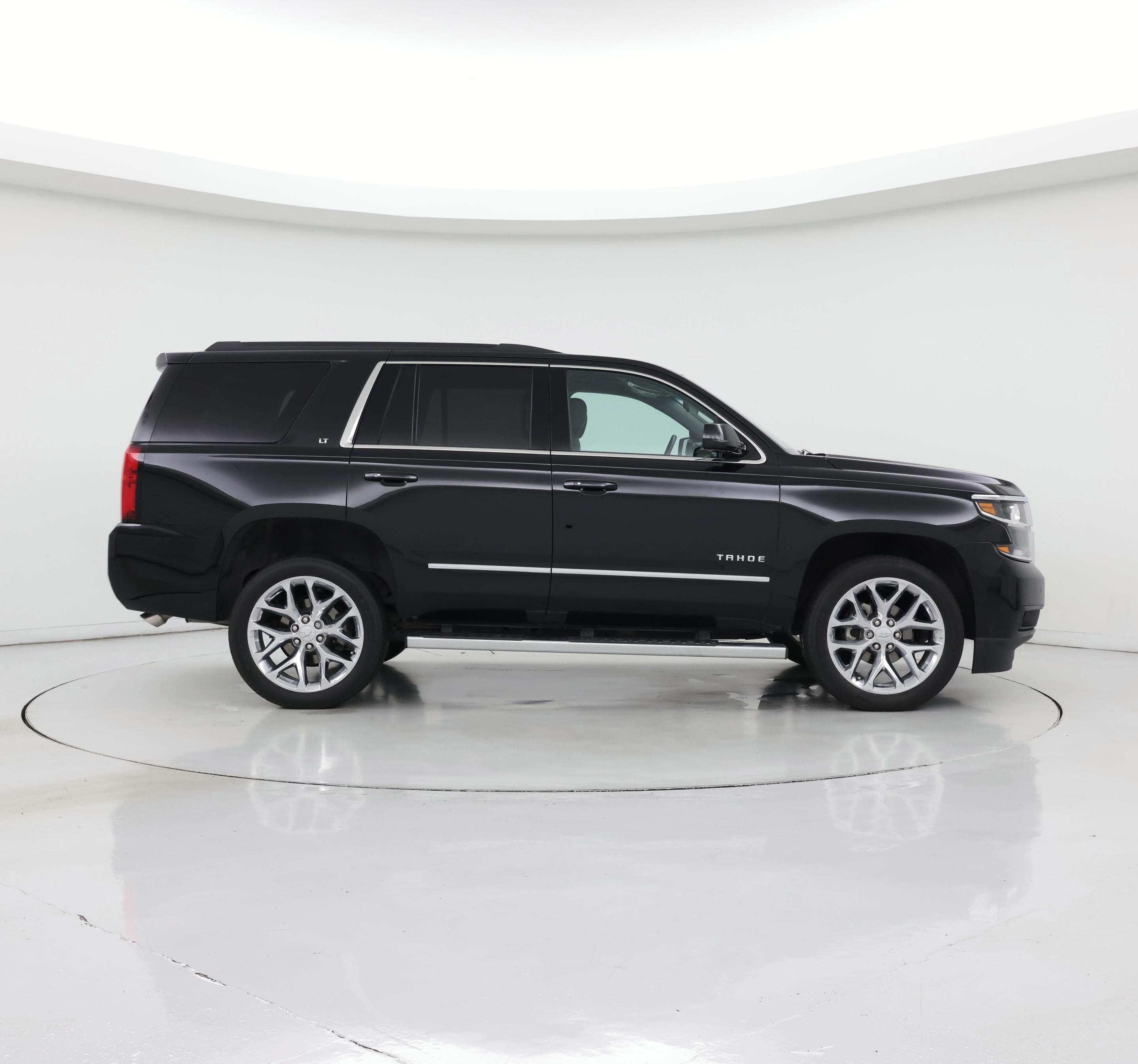 Thumbnail: 2017 Chevrolet Tahoe - 7