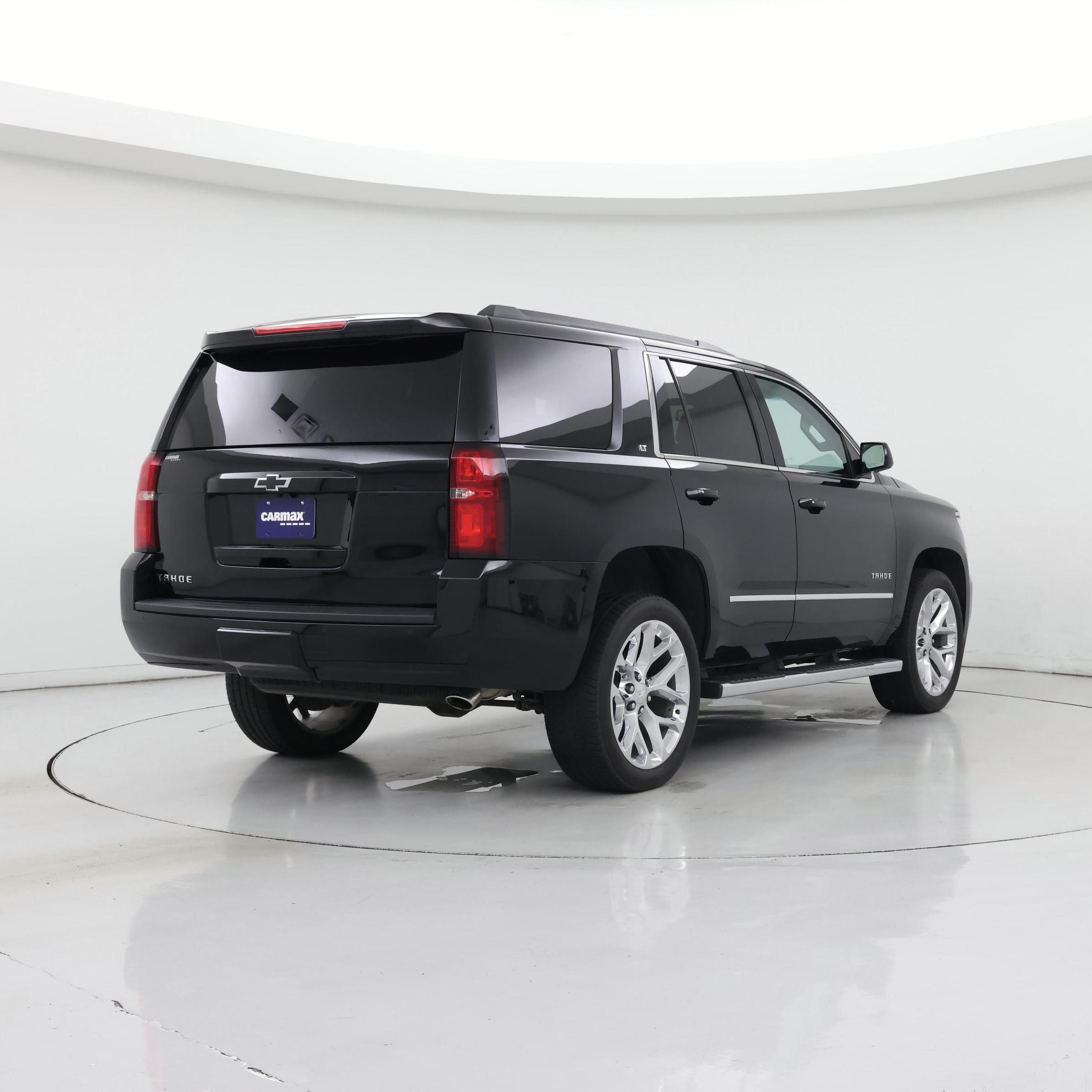 Thumbnail: 2017 Chevrolet Tahoe - 8