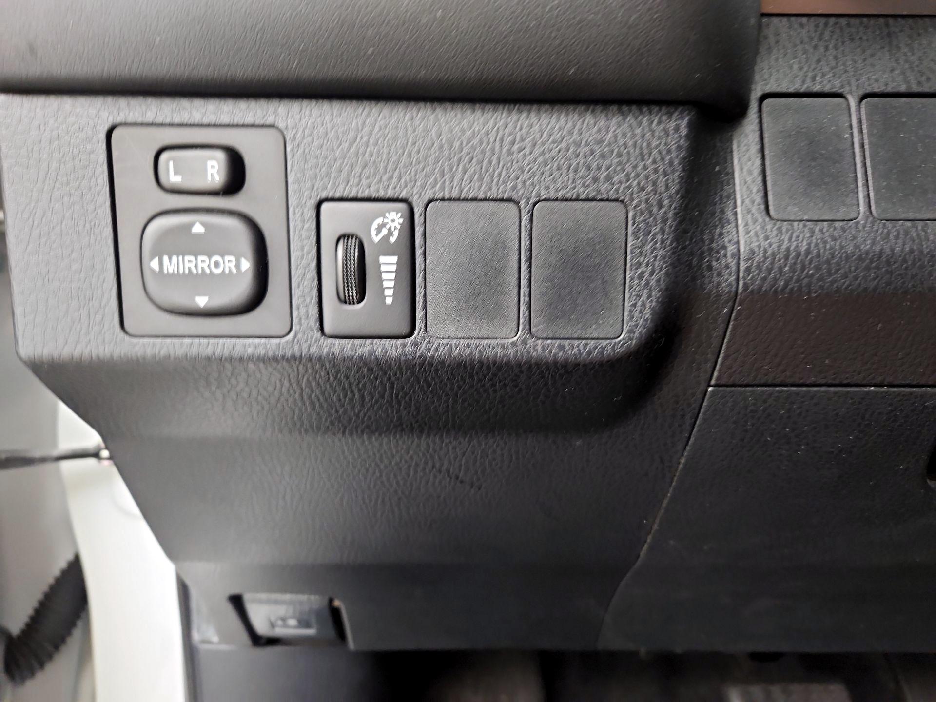 Thumbnail: 2016 Toyota RAV4 - 13