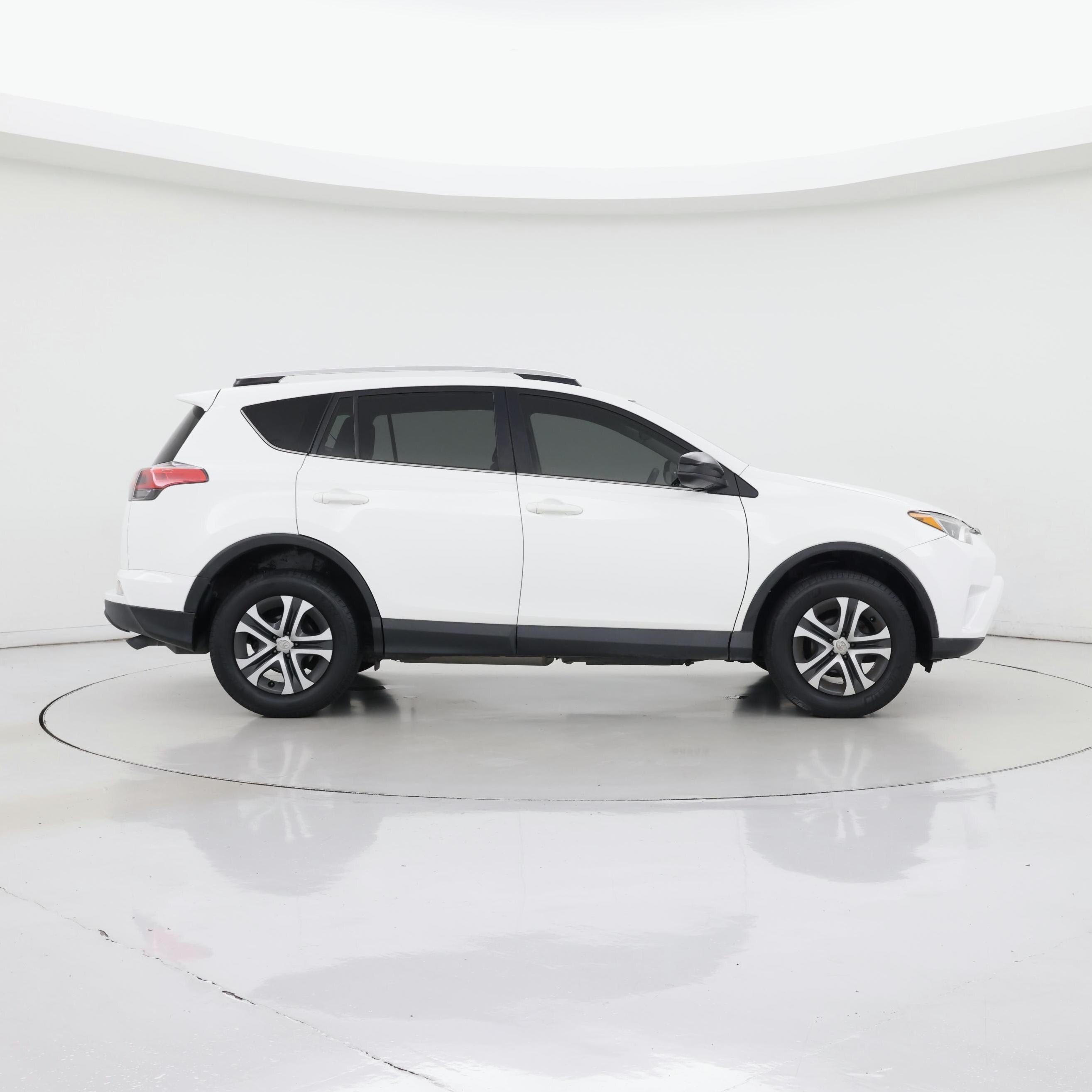 Thumbnail: 2016 Toyota RAV4 - 7