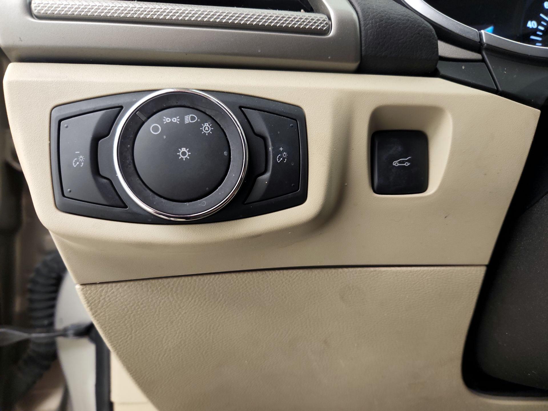 Thumbnail: 2015 Ford Fusion - 13