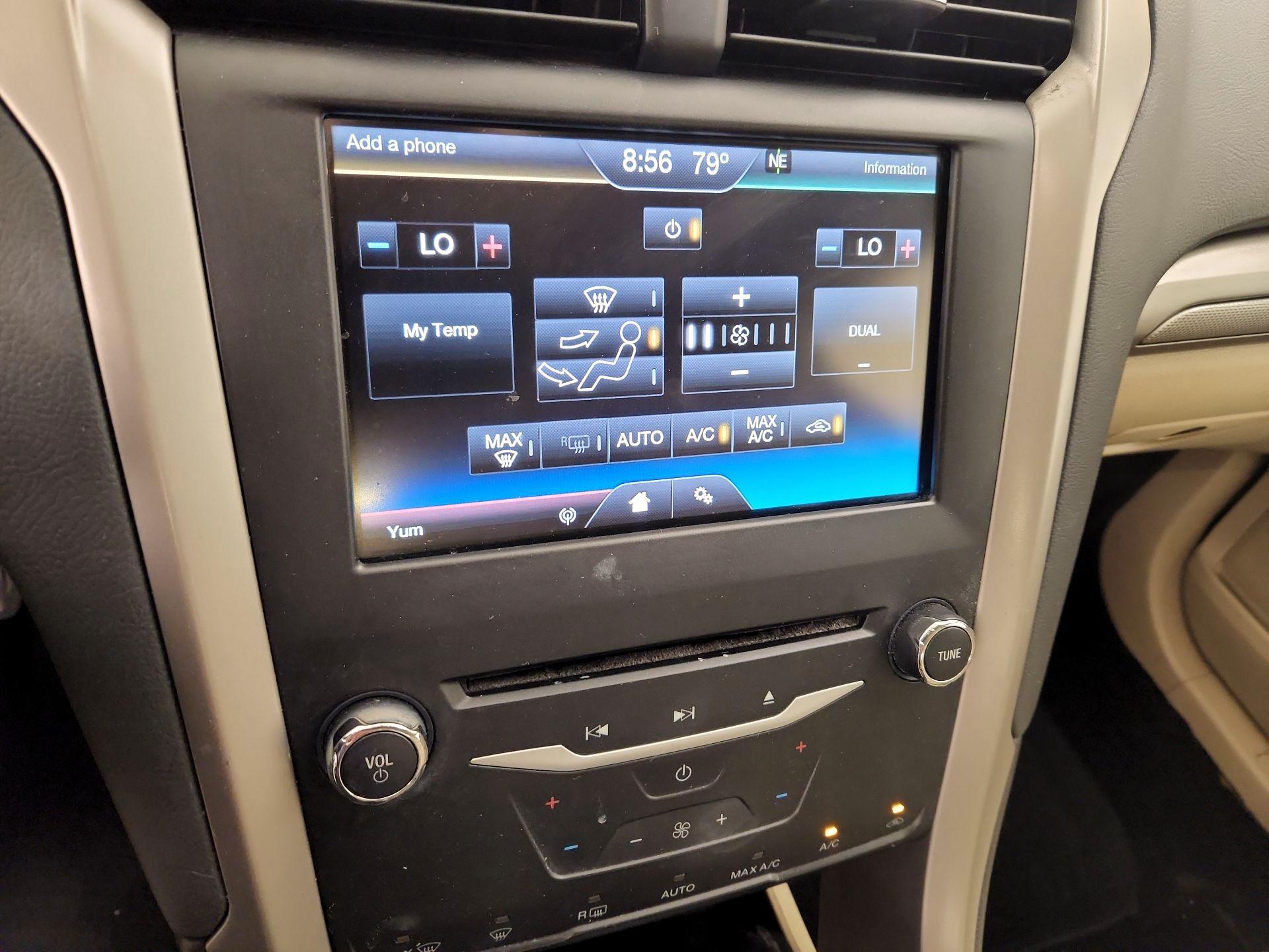 Thumbnail: 2015 Ford Fusion - 16