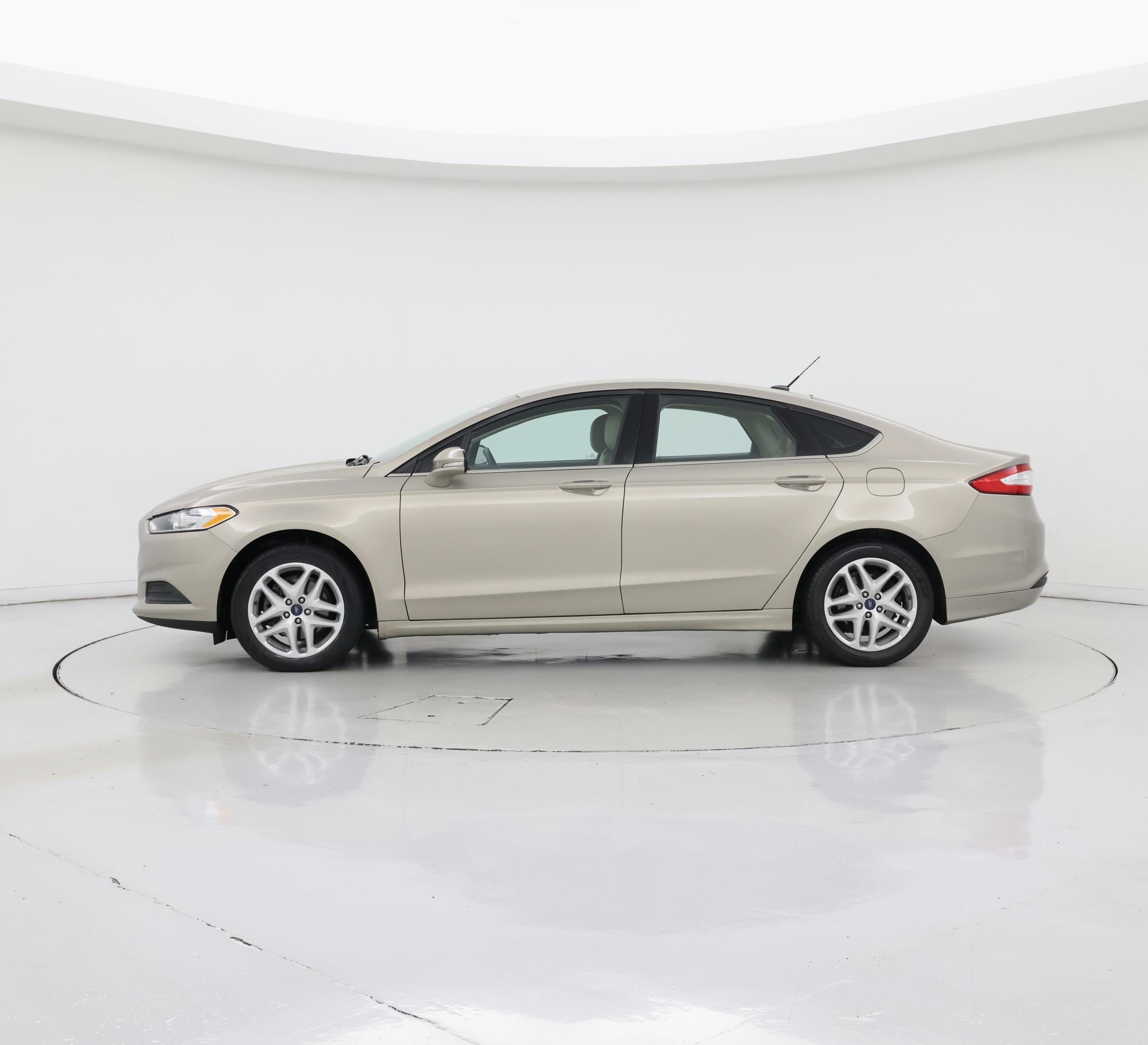 Thumbnail: 2015 Ford Fusion - 3