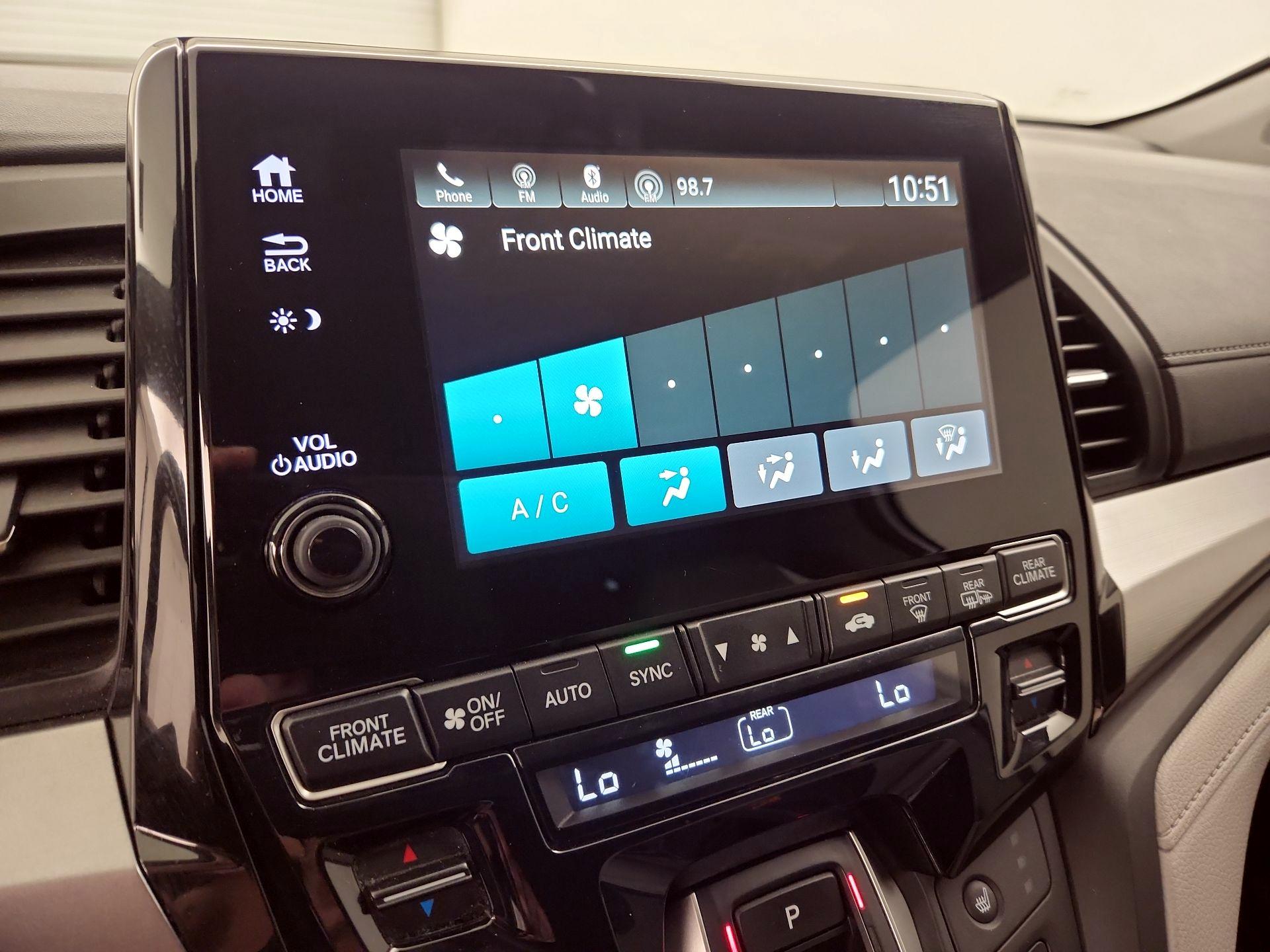 Thumbnail: 2018 Honda Odyssey - 16