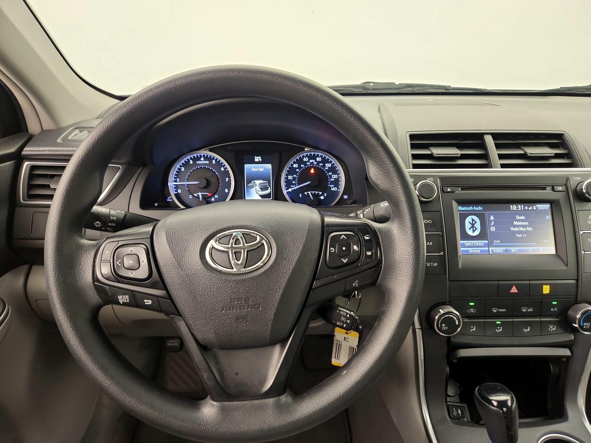 Thumbnail: 2017 Toyota Camry - 10