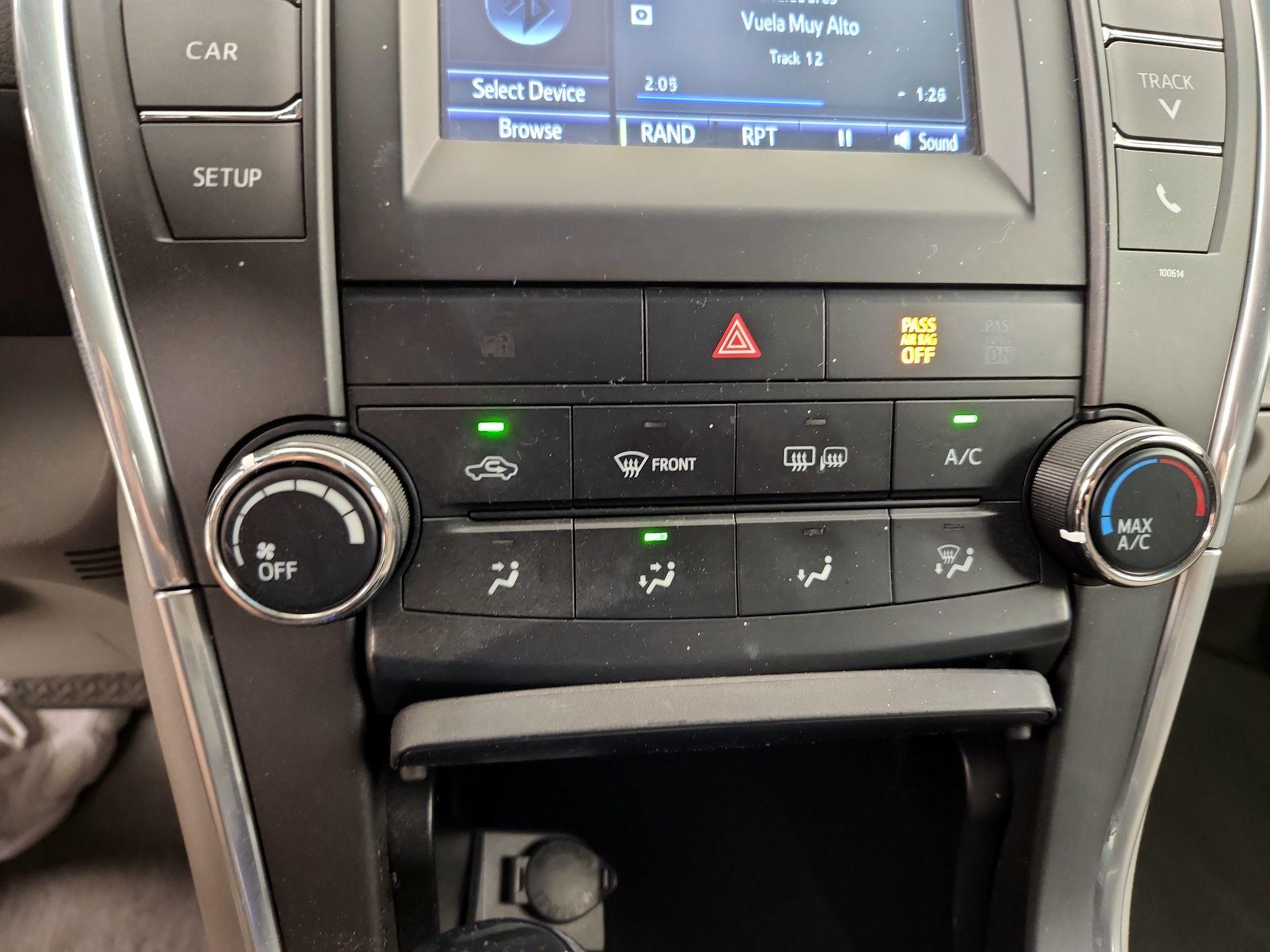 Thumbnail: 2017 Toyota Camry - 16