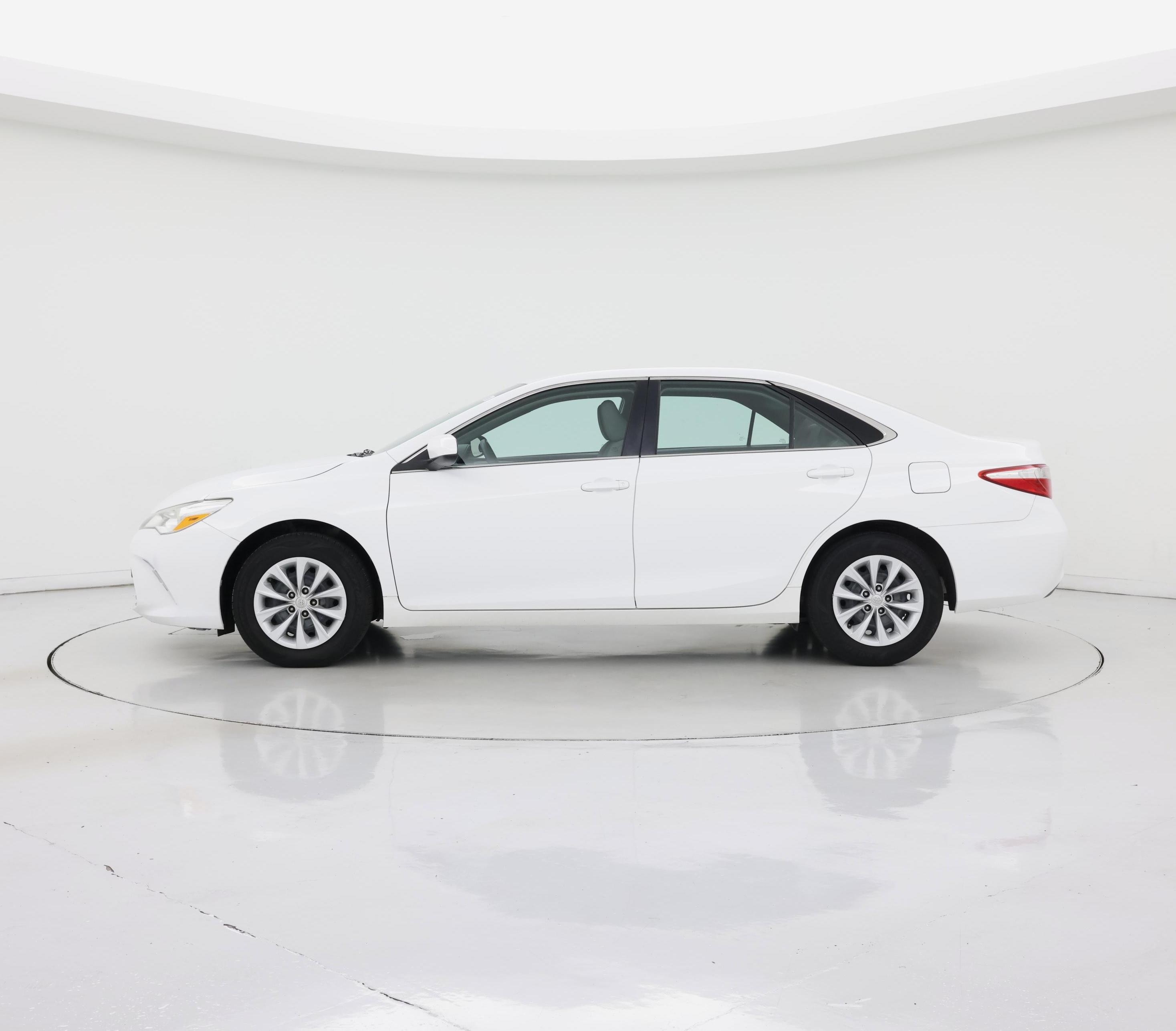 Thumbnail: 2017 Toyota Camry - 3