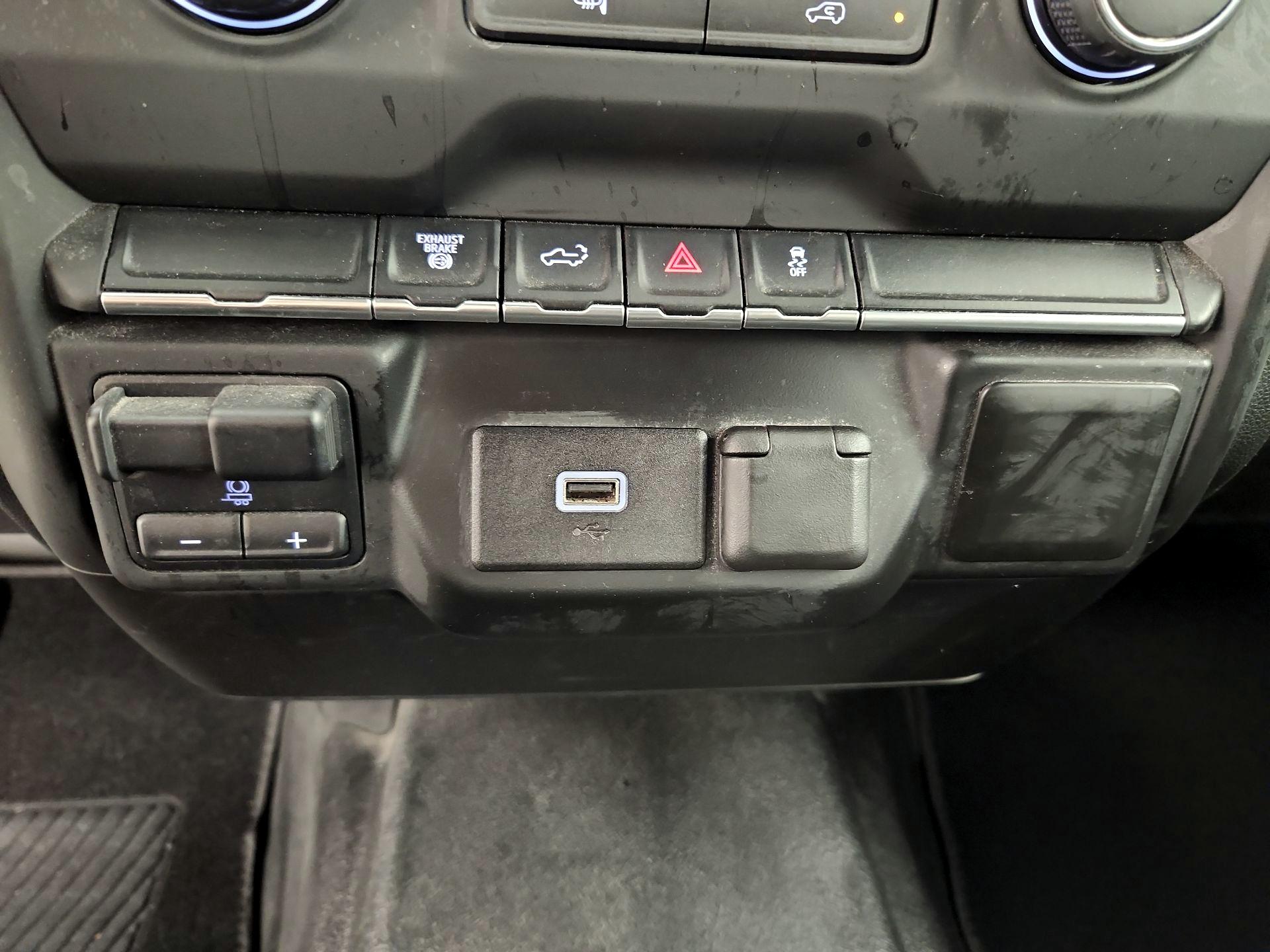 Thumbnail: 2020 Chevrolet Silverado 3500 - 18