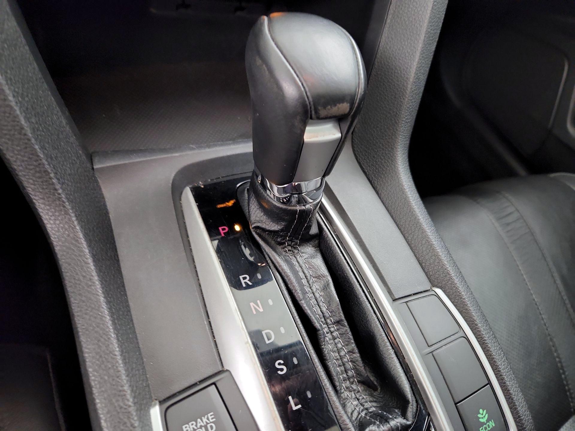 Thumbnail: 2017 Honda Civic - 17