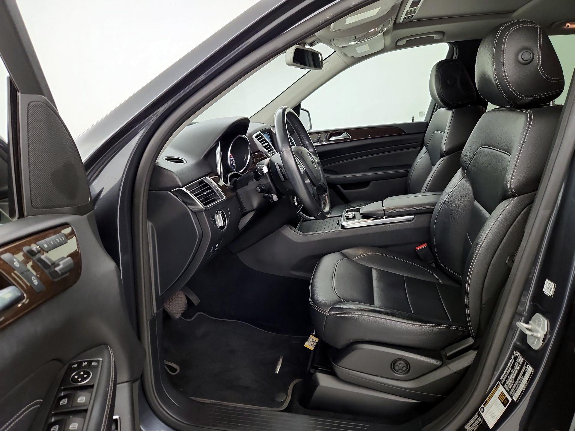 Thumbnail: 2015 Mercedes-Benz M-Class - 11