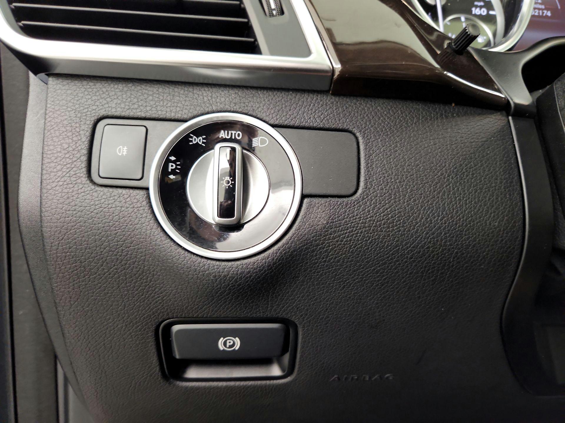 Thumbnail: 2015 Mercedes-Benz M-Class - 13