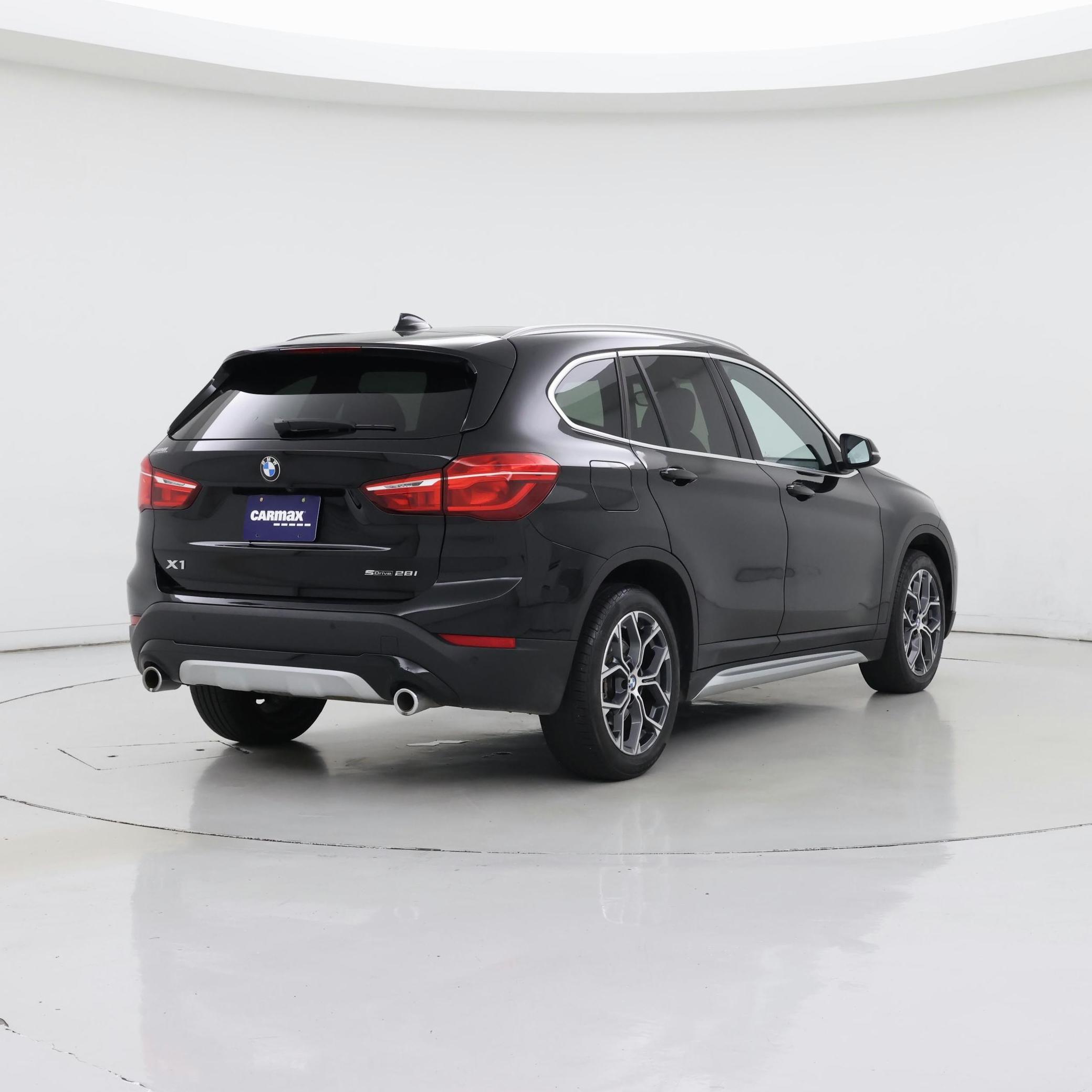 Thumbnail: 2021 BMW X1 - 8