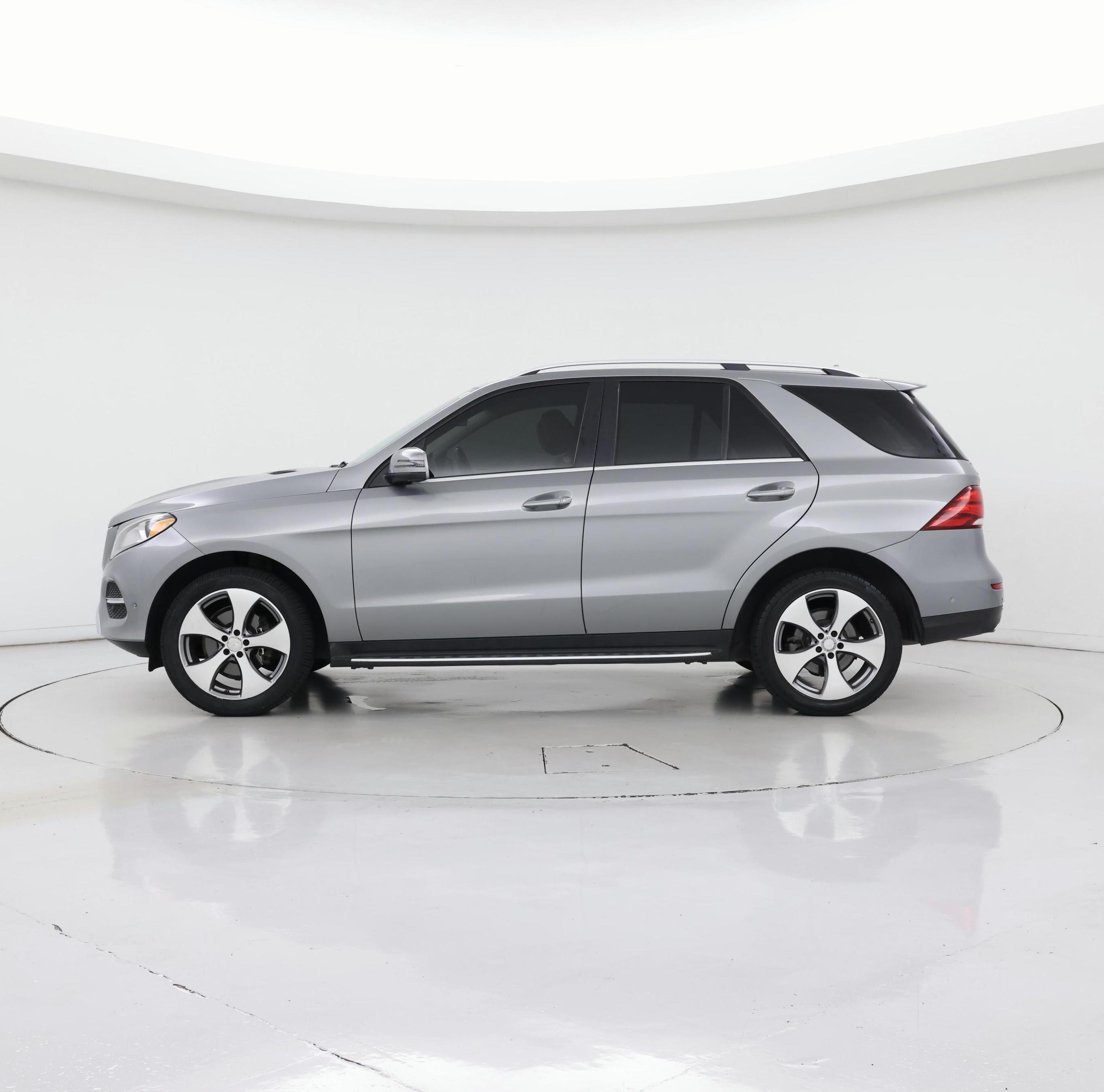 Thumbnail: 2016 Mercedes-Benz GLE - 3