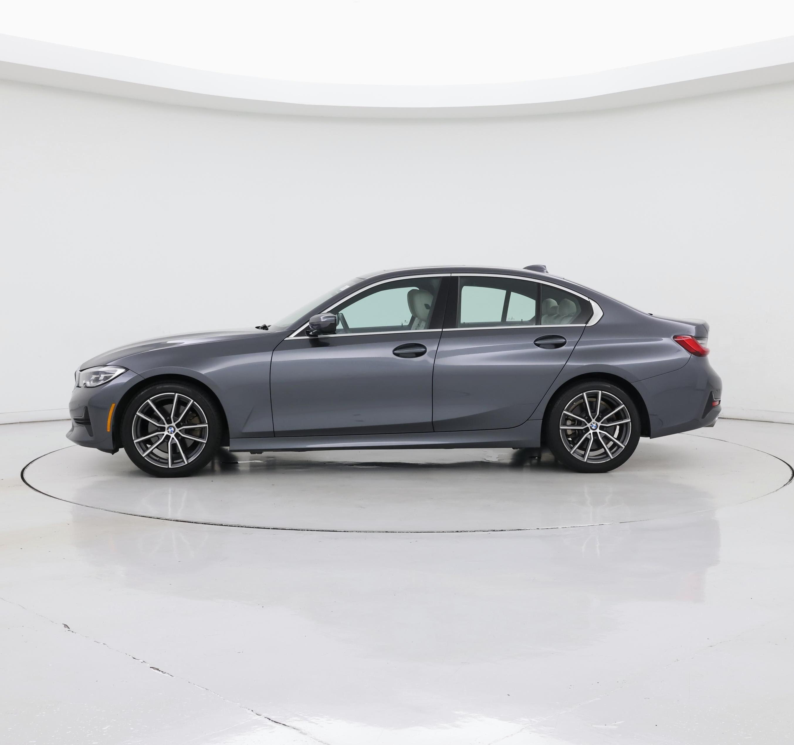 Thumbnail: 2021 BMW 3 Series - 3