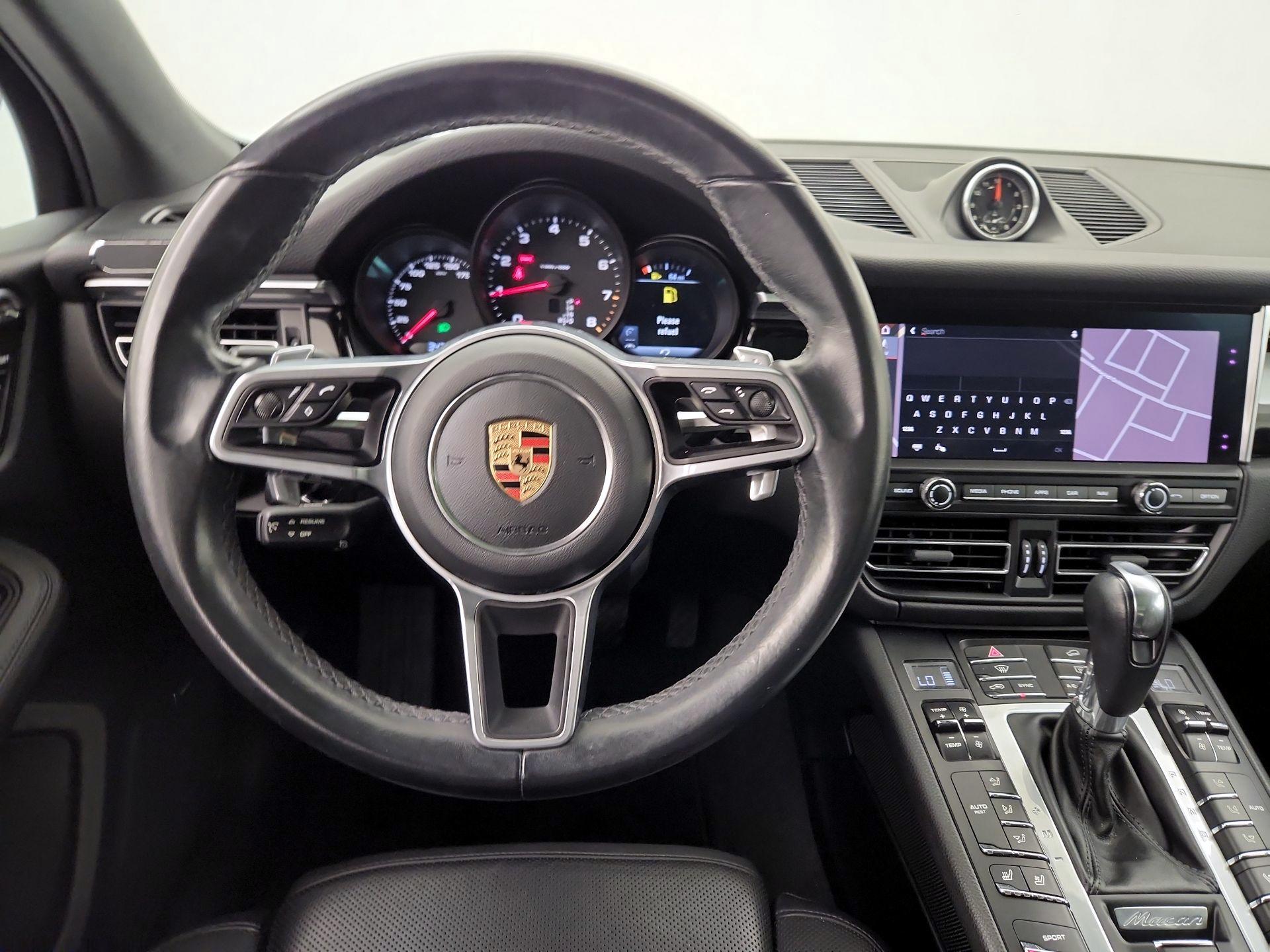 Thumbnail: 2020 Porsche Macan - 10