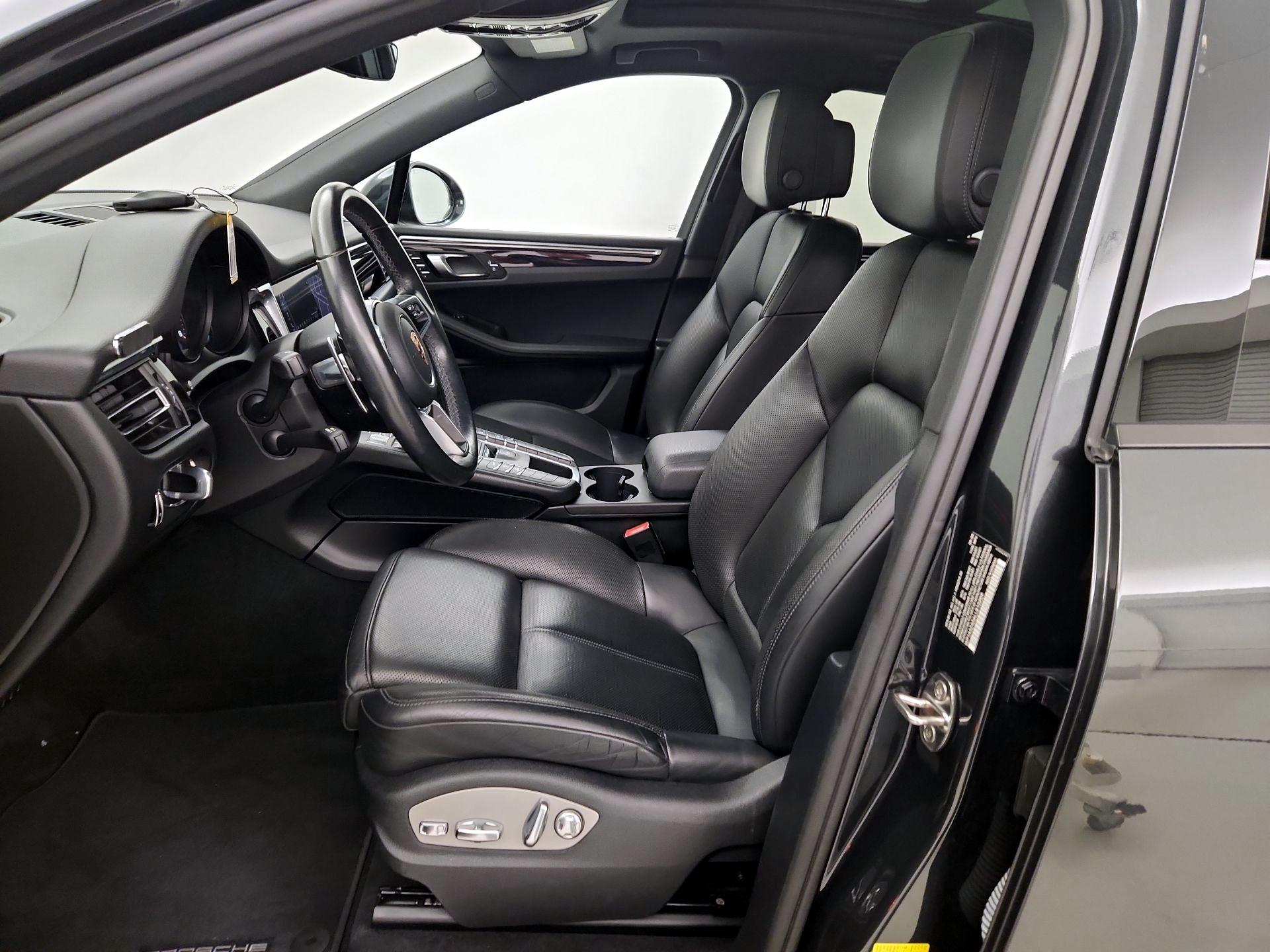 Thumbnail: 2020 Porsche Macan - 11