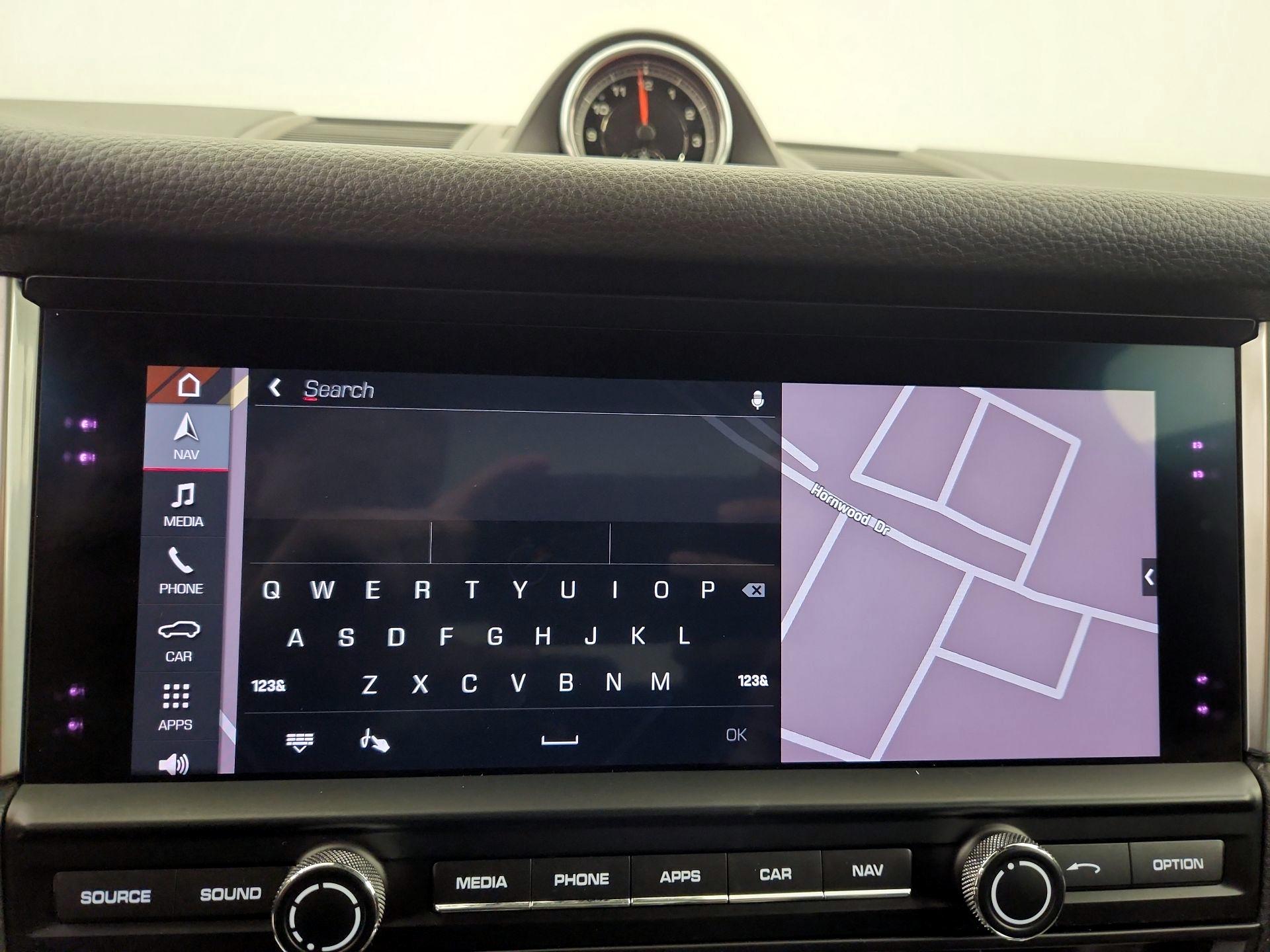 Thumbnail: 2020 Porsche Macan - 14