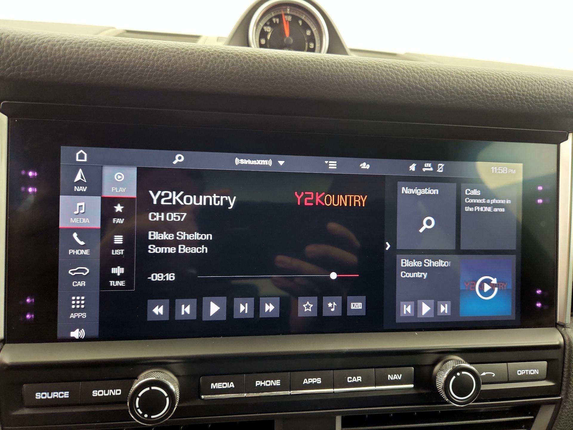 Thumbnail: 2020 Porsche Macan - 16