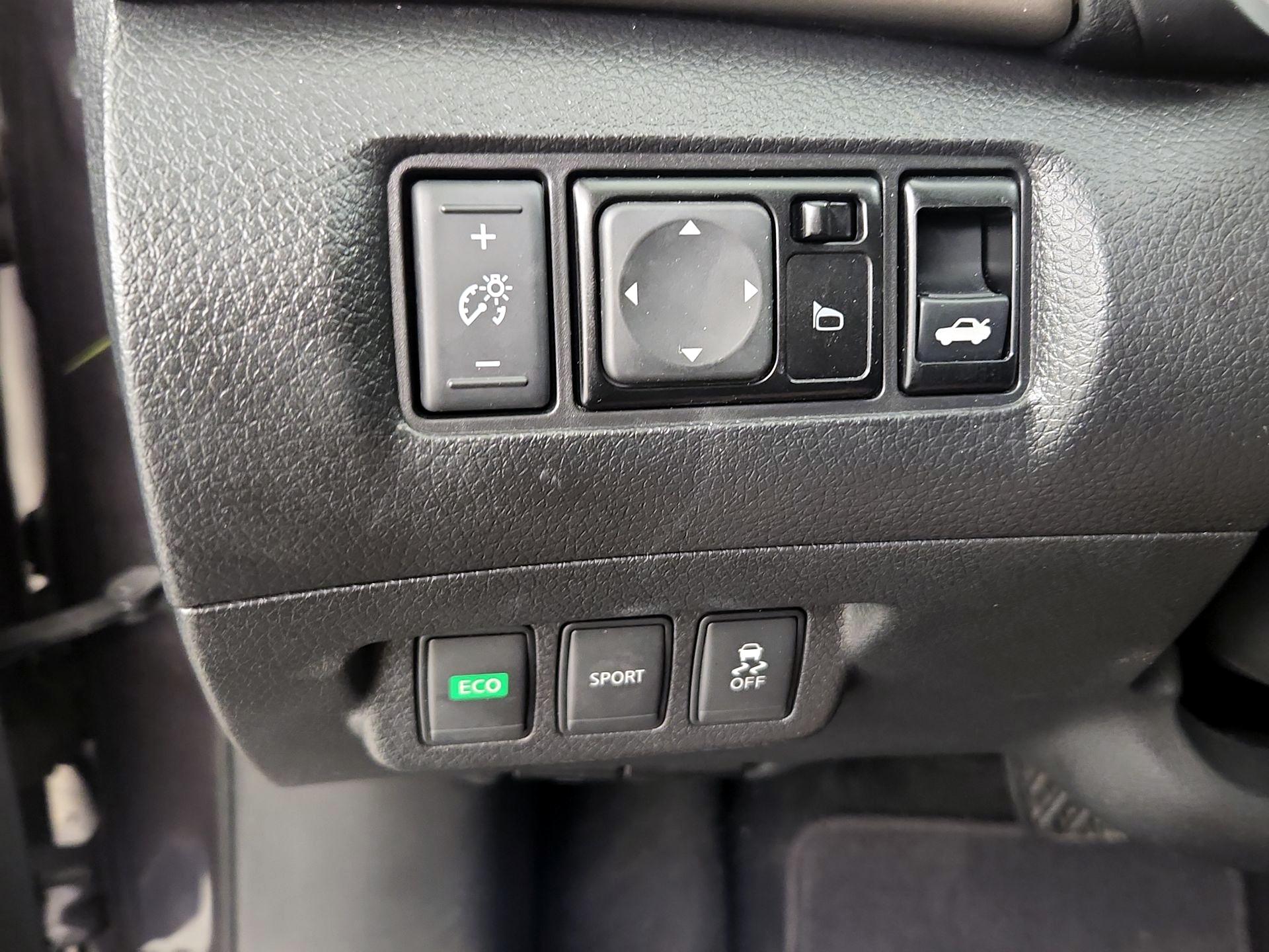Thumbnail: 2014 Nissan Sentra - 13