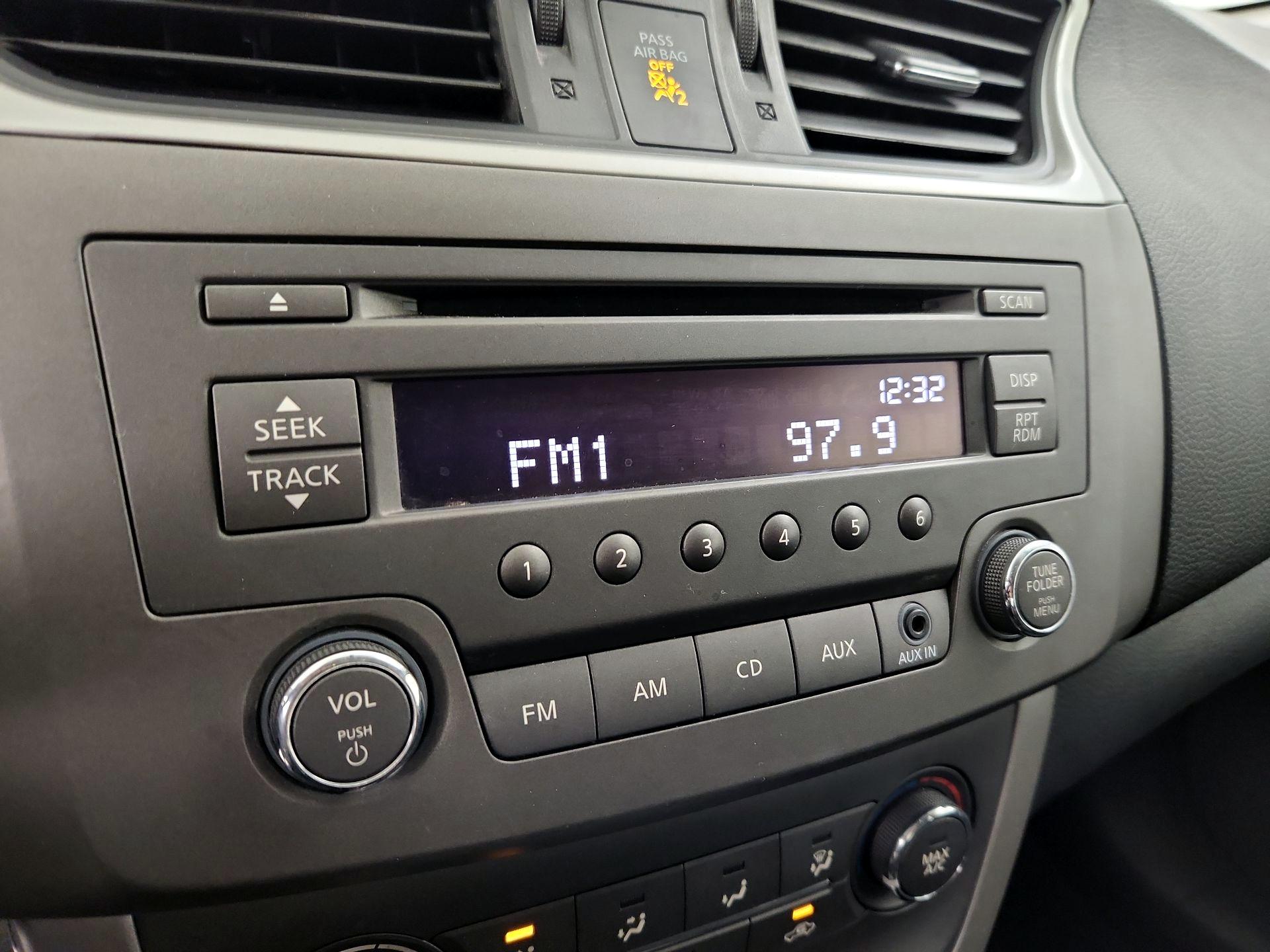 Thumbnail: 2014 Nissan Sentra - 14