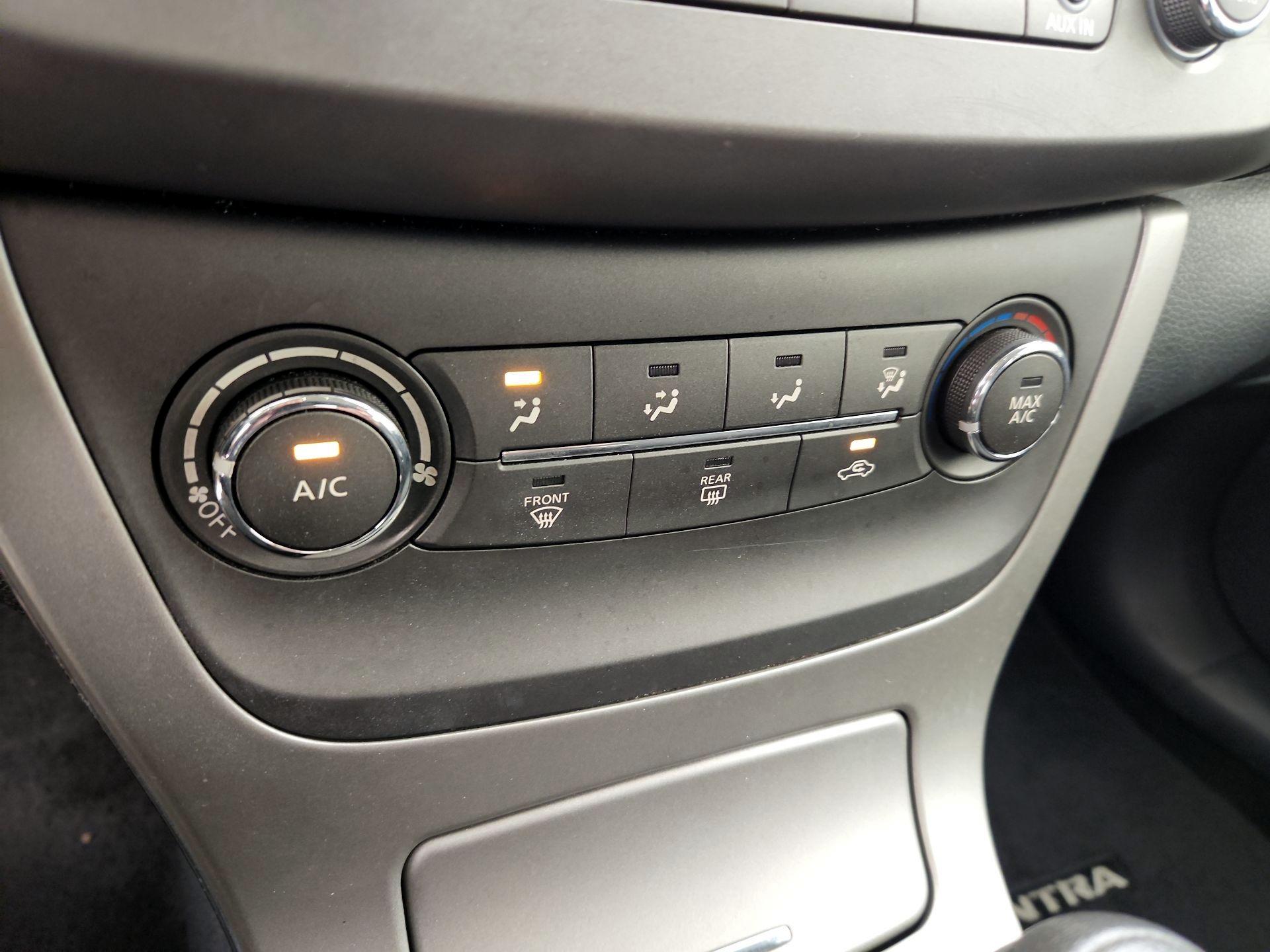 Thumbnail: 2014 Nissan Sentra - 15