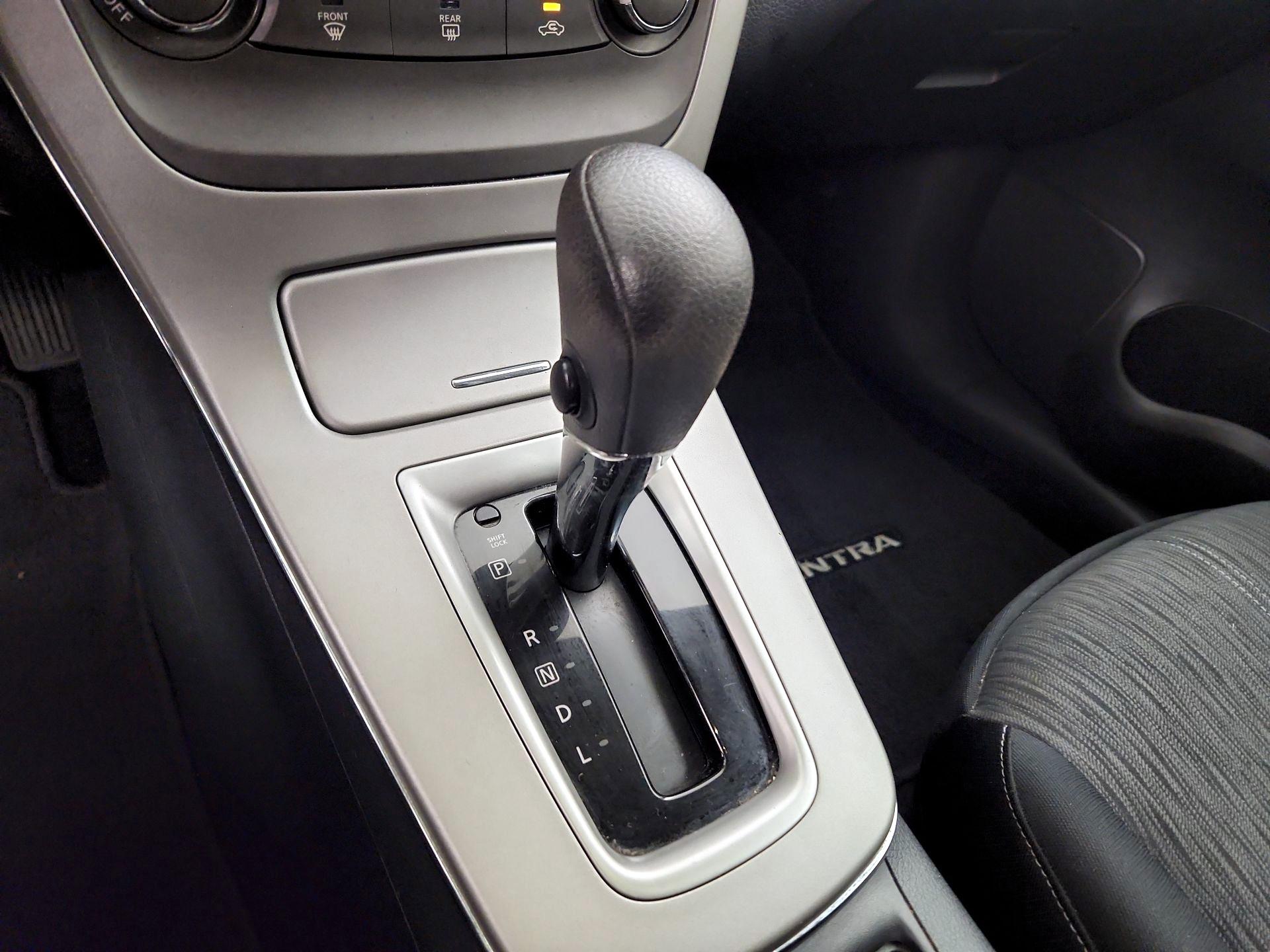 Thumbnail: 2014 Nissan Sentra - 16